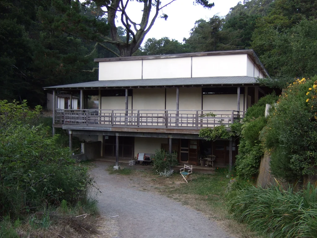 Green_Gulch_Farm_zendo_(or,_Green_Dragon_Temple).jpg