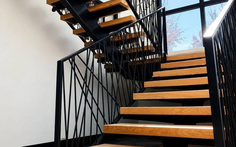 01_hero_stair.jpg