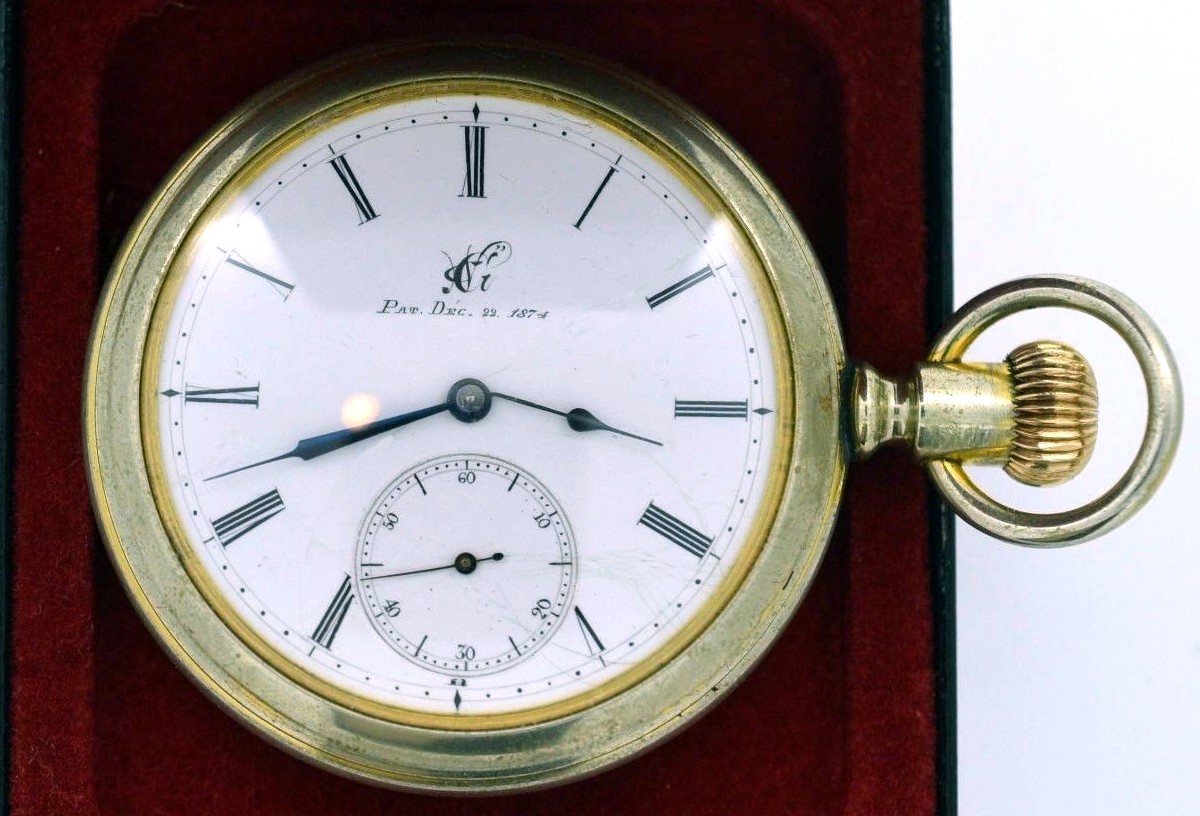 Oben und unten Photobearbeitung Kristof Bechtoldt, DGS Glashütte i. Sa. GmbH