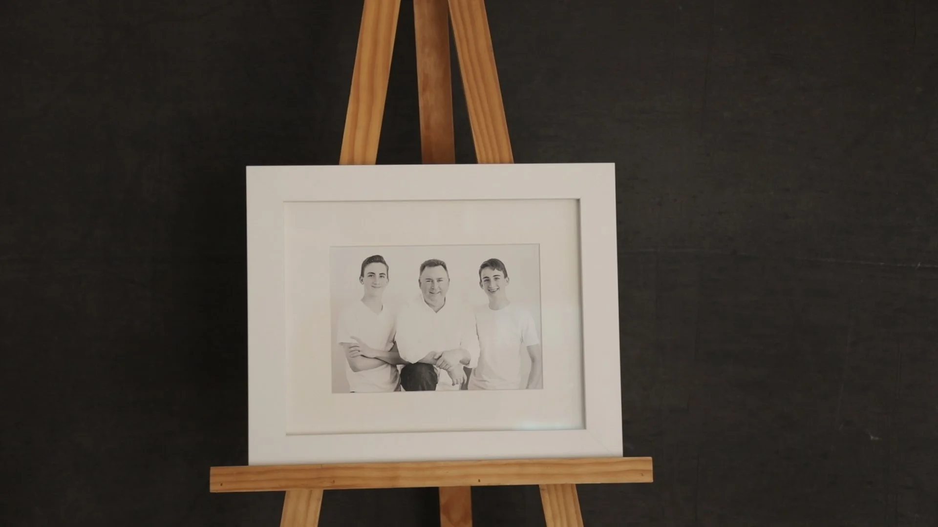 Folio Frame-Video-Product (20 of 20)-1-Exposure.jpg