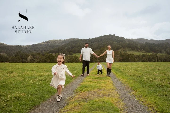 SNEAK PEEK⁠
⁠
Last week the fabulous Rogers family were &lsquo;on the farm&rsquo; with us to capture their very first family photo now that the kids are growing up, getting older, and getting faster too! This was mum&rsquo;s second shoot with us, but
