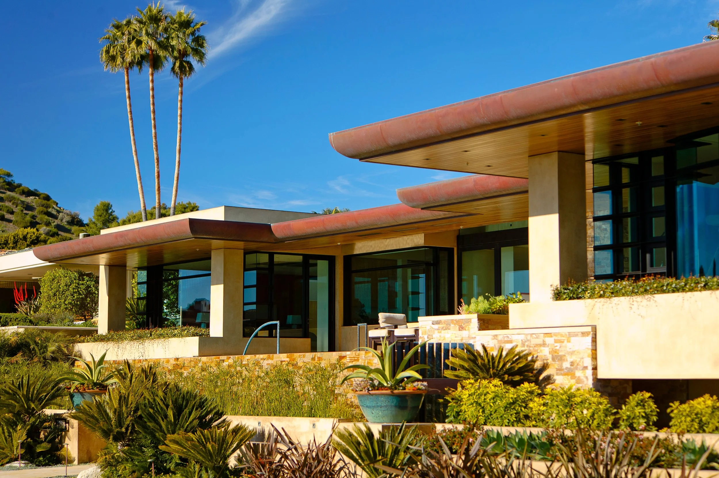 Devine_Exterior_021.jpg