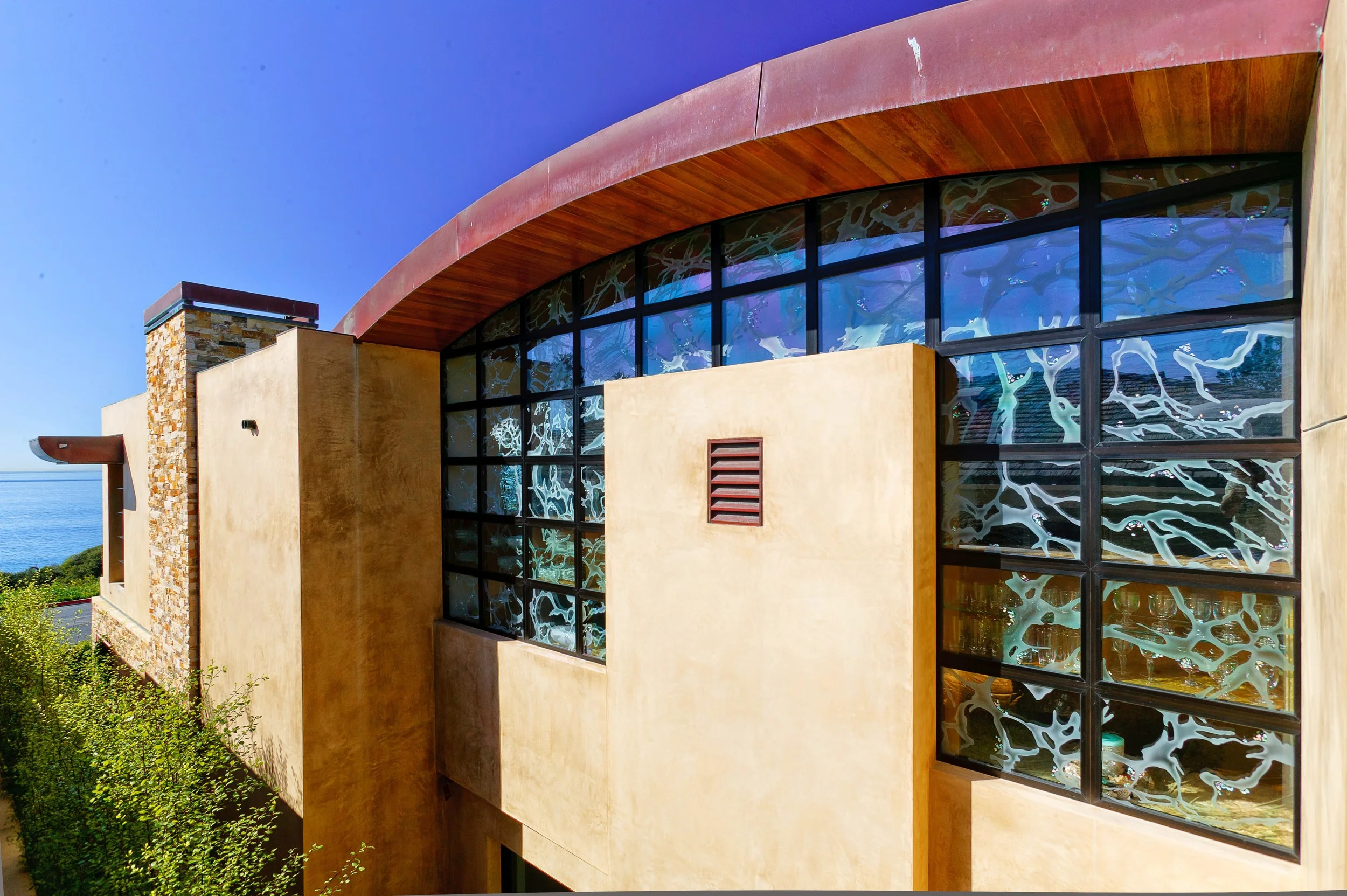 Devine_Exterior_103.jpg
