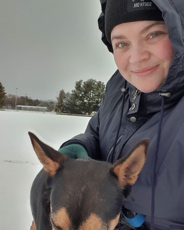 Snow makes really good selfie lighting 🤣🤣
This is so fun, and so cold! We haven't had proper now in YEARS, and it's forecast to keep going!

#Snow #selfie #blueeyes #dog #doggo #winter #kelpie #australiankelpie #snowdog #snowday #nofilter #nomakeup