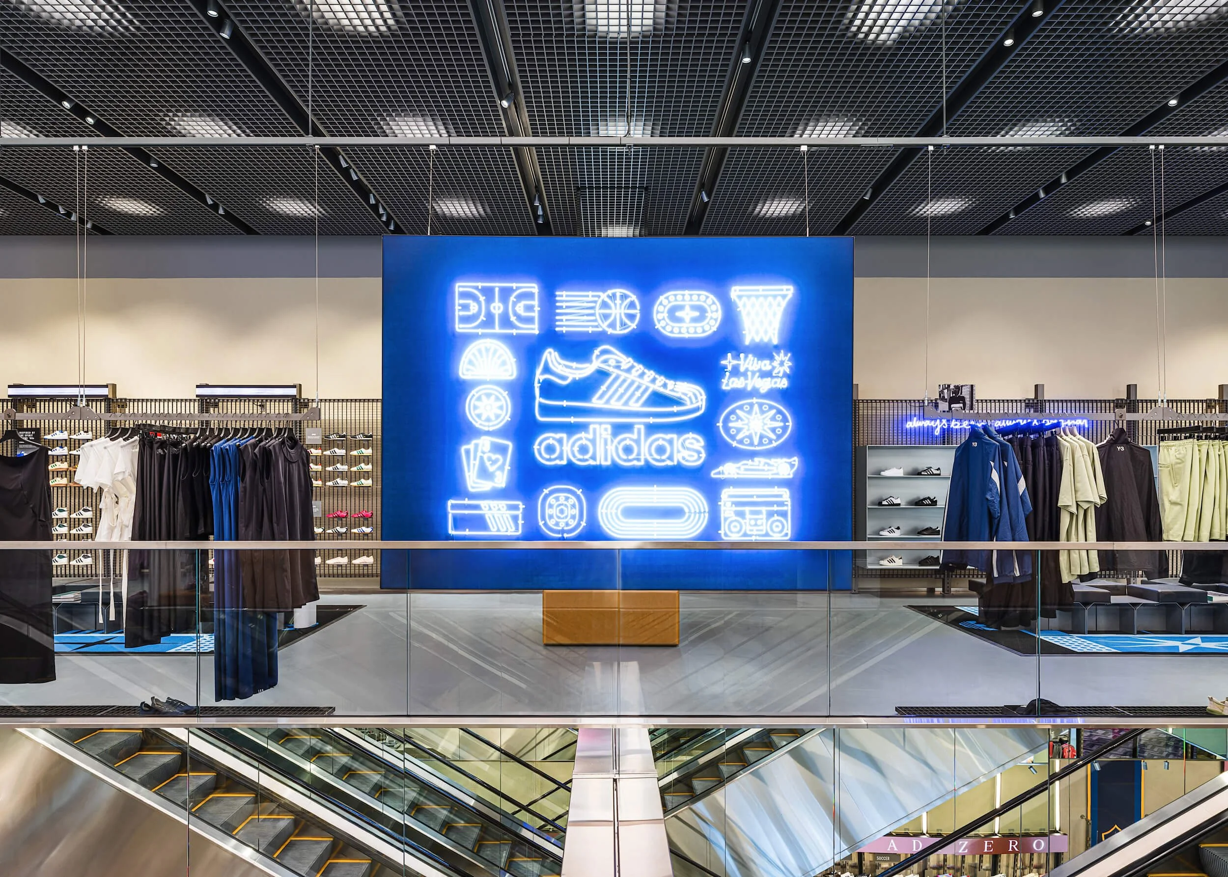 adi_Vegas-BLVD_Store_05.jpg