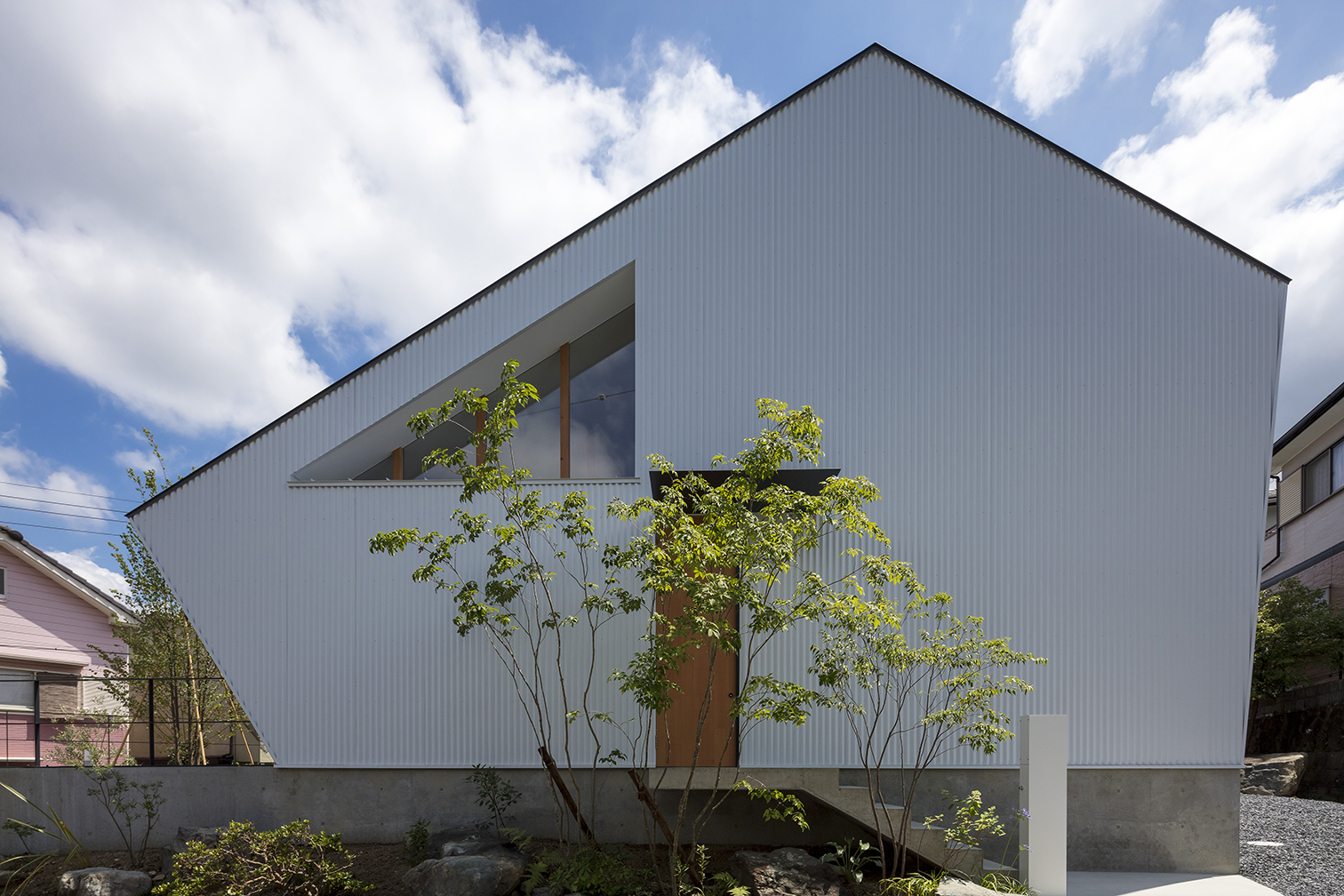 ［architect］House In Nishimatsugaoka 空気が循環する包容力のある家