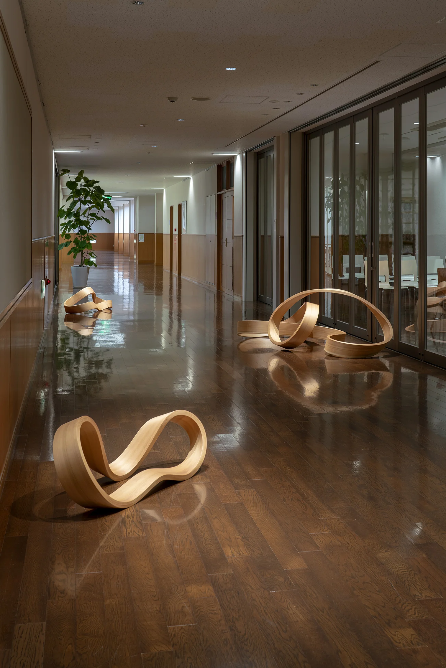 神代杉 オブジェ インテリア 立派な佇まい 221126−2 ぽくっ 