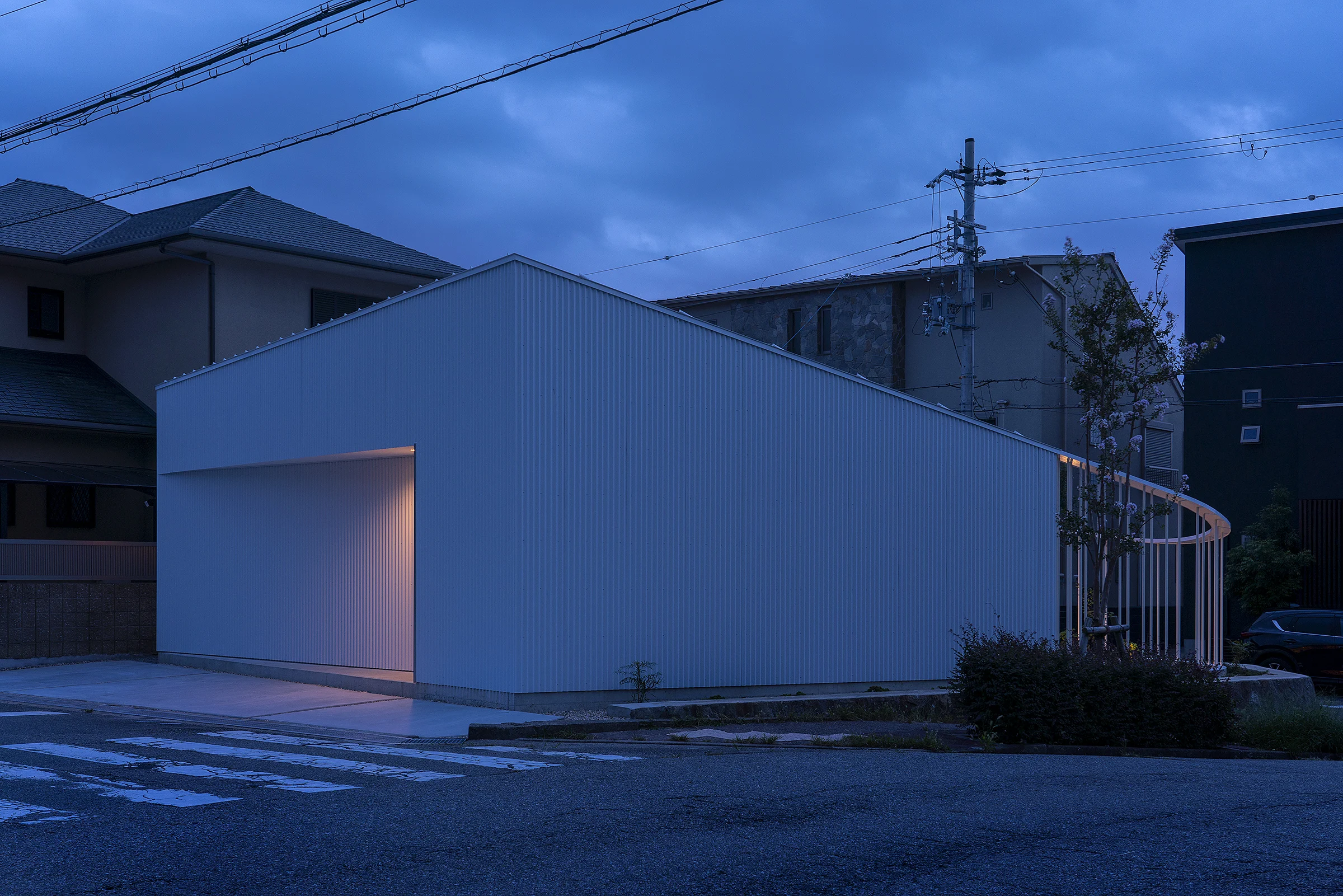 arbol-house-compact-whitebox.jpg