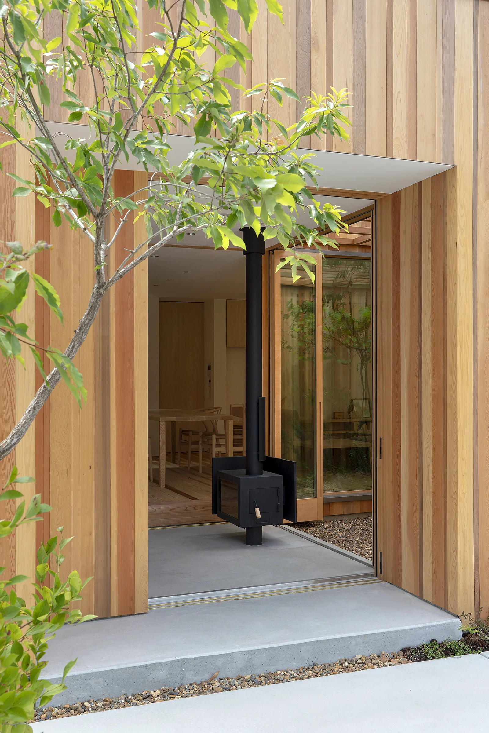 arbol-entrance-wood-stove.jpg