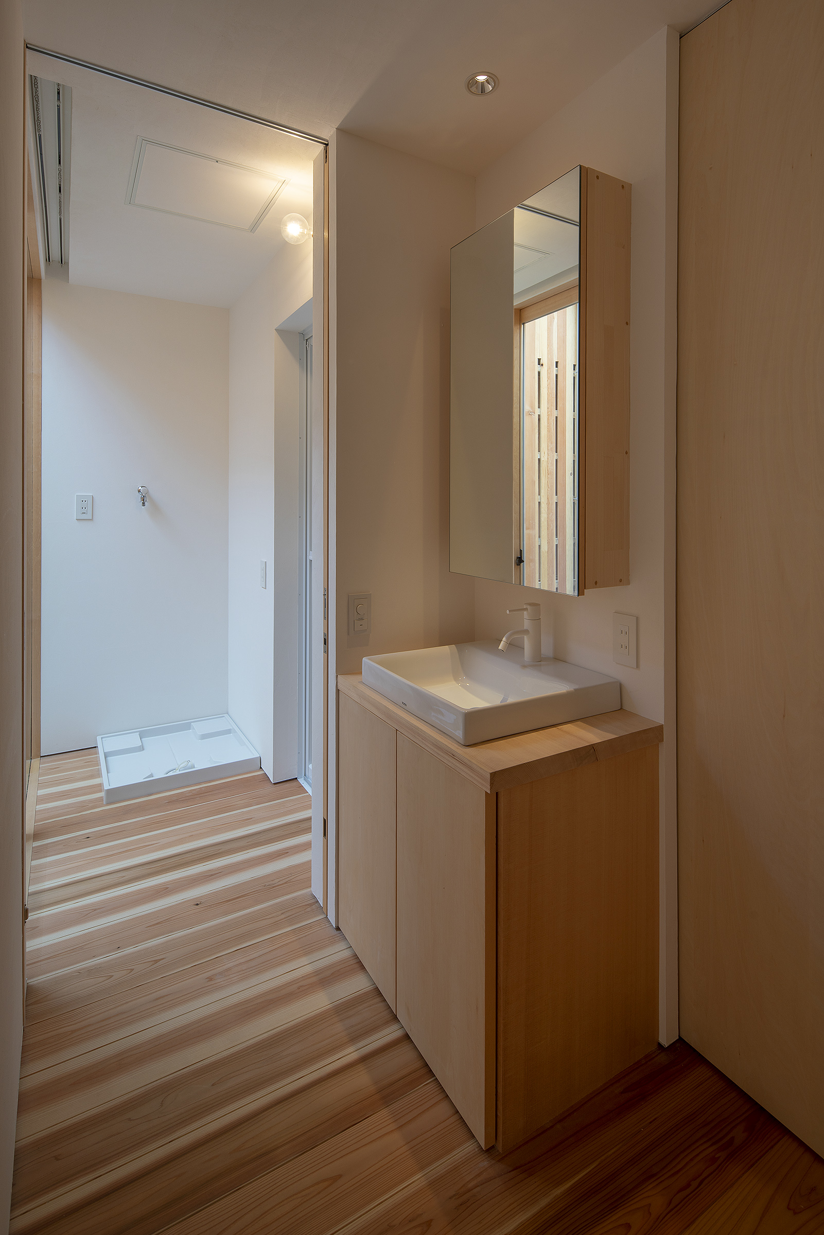 arbol-lavatory-simple-wood.jpg