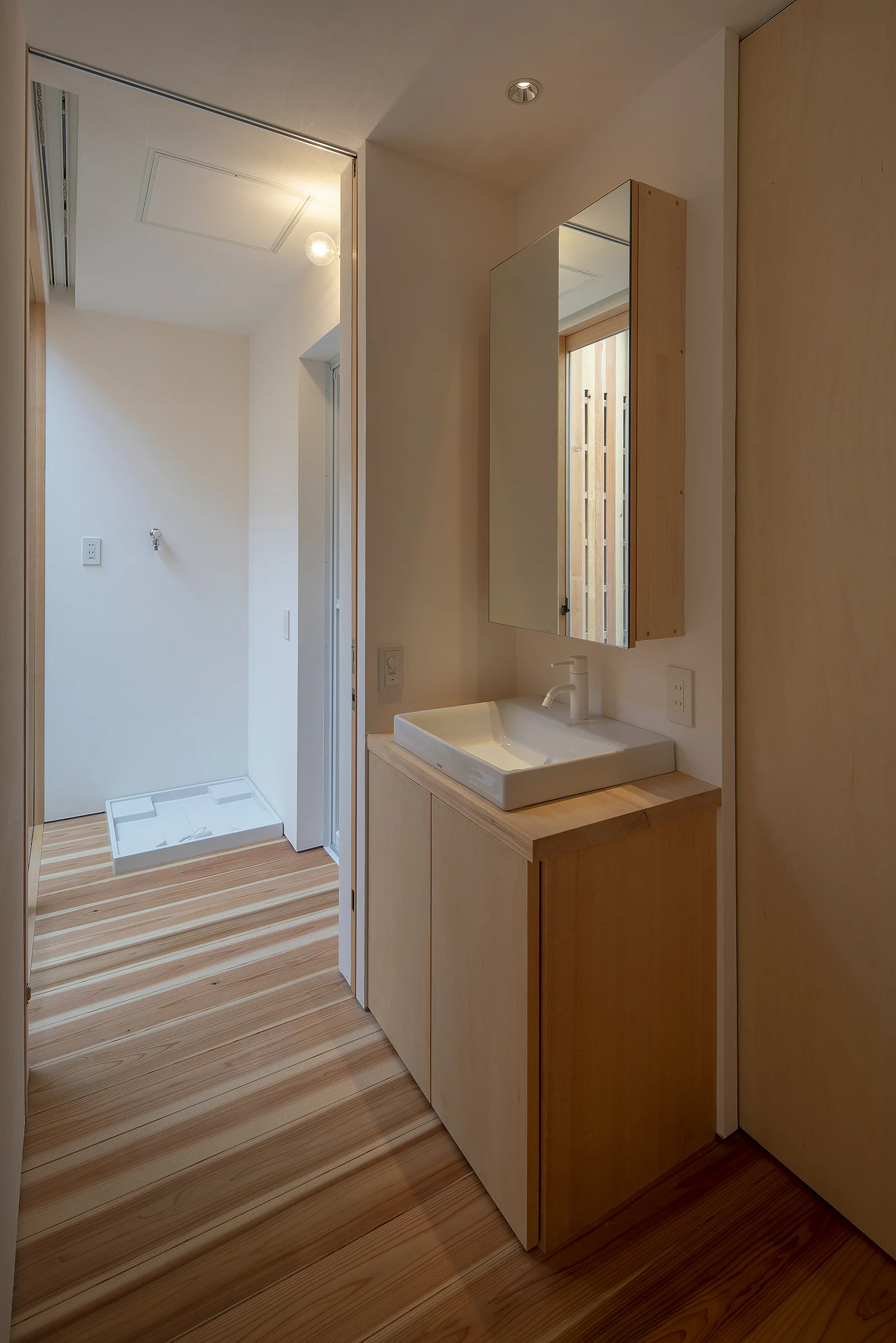 arbol-lavatory-simple-wood.jpg