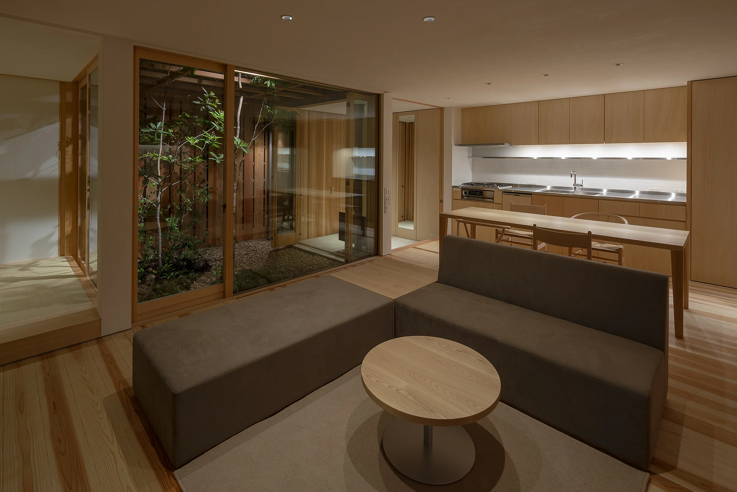 arbol-nighttime-livingdining.jpg
