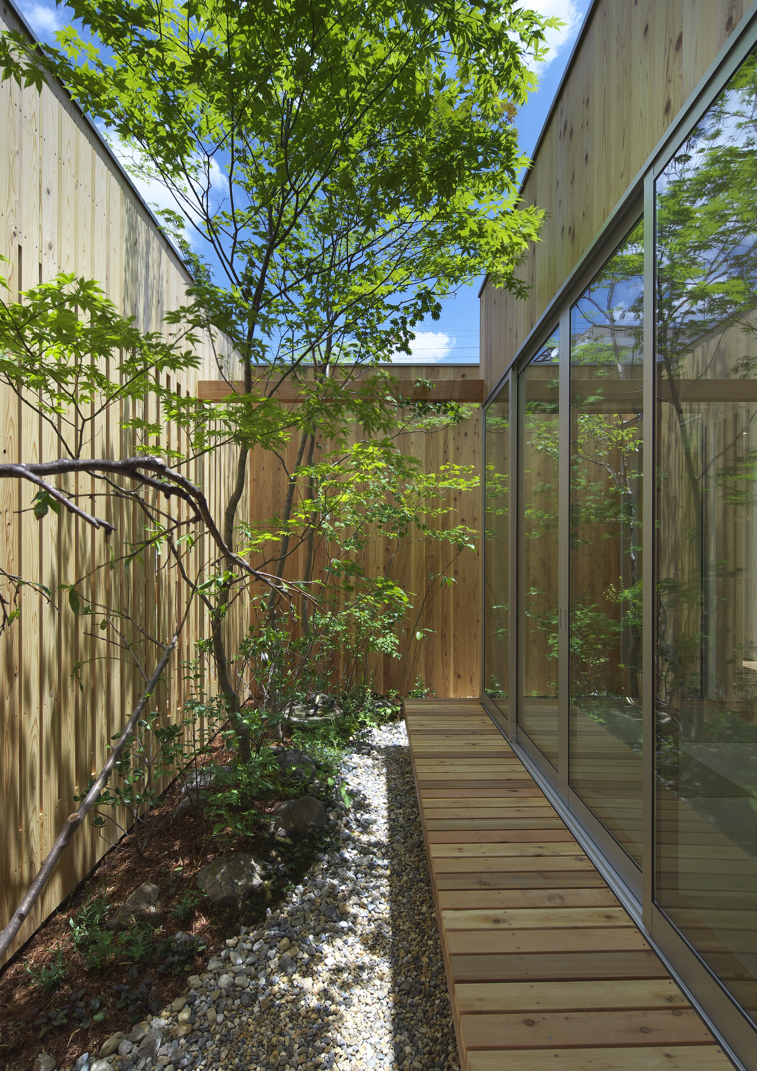 arbol-courthouse-garden.jpg
