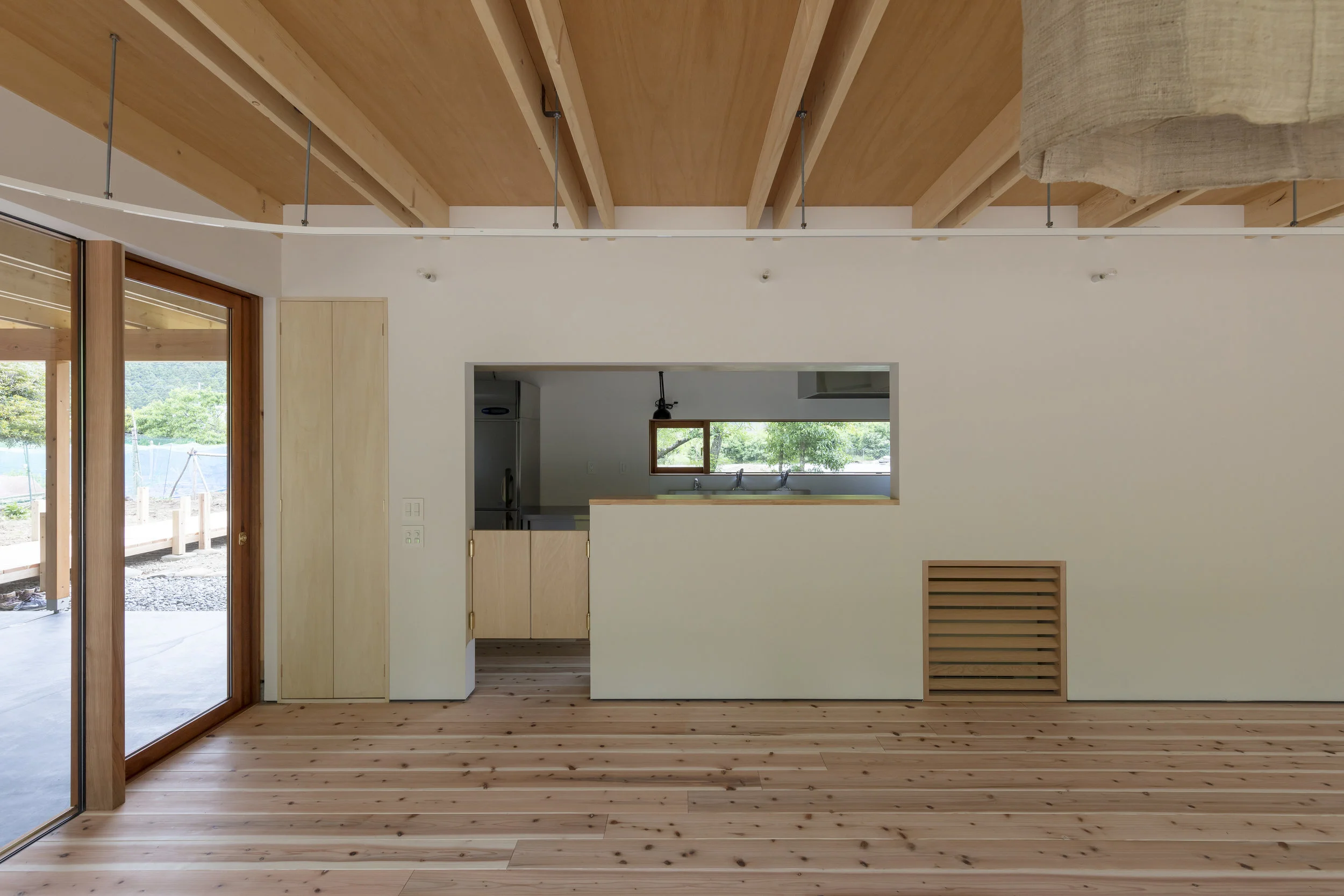 arbol-guesthouse-hanare-living.jpg