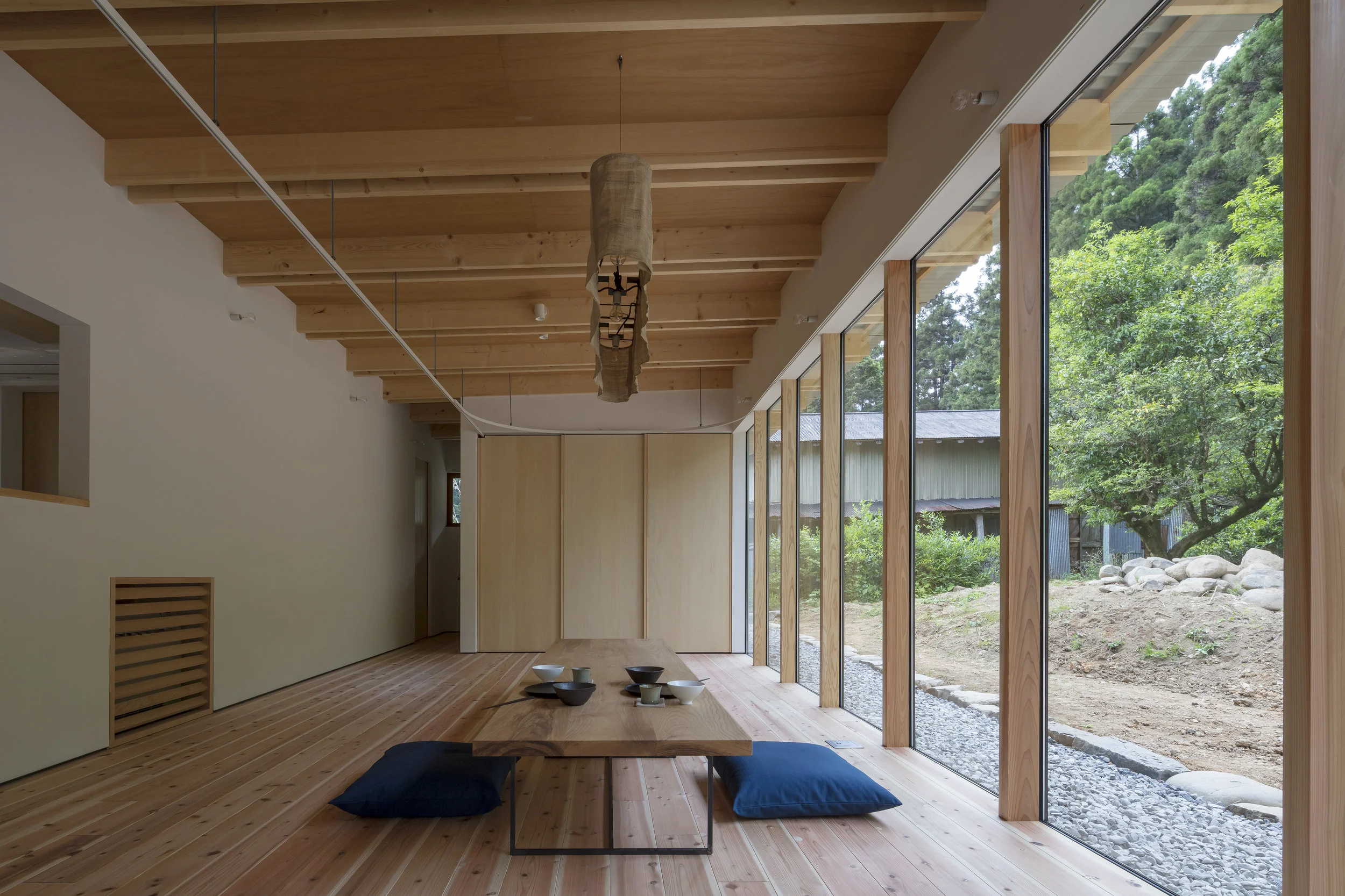 arbol-guesthouse-naturalwood.jpg