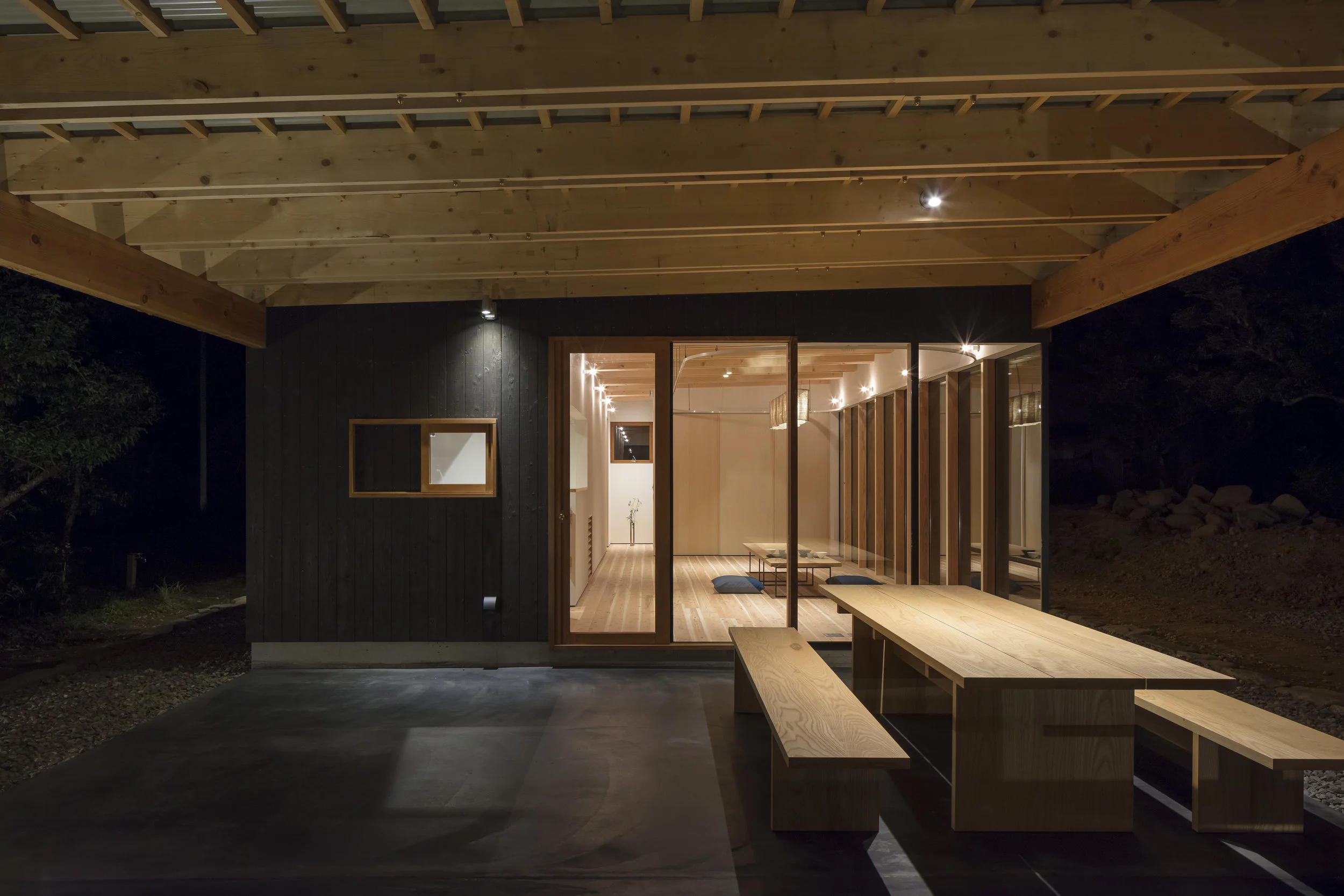 arbol-guesthouse-wood.jpg