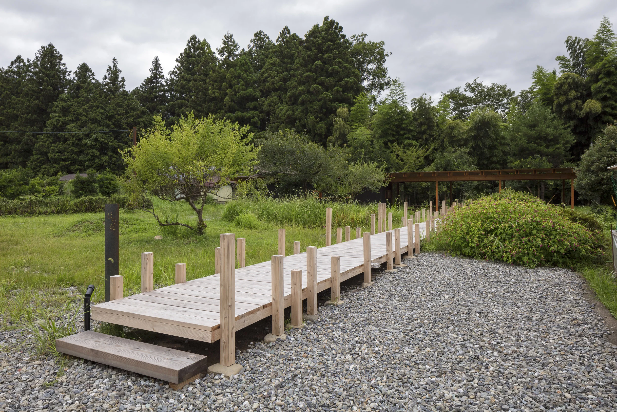 arbol-guesthouse-woodenbrige.jpg