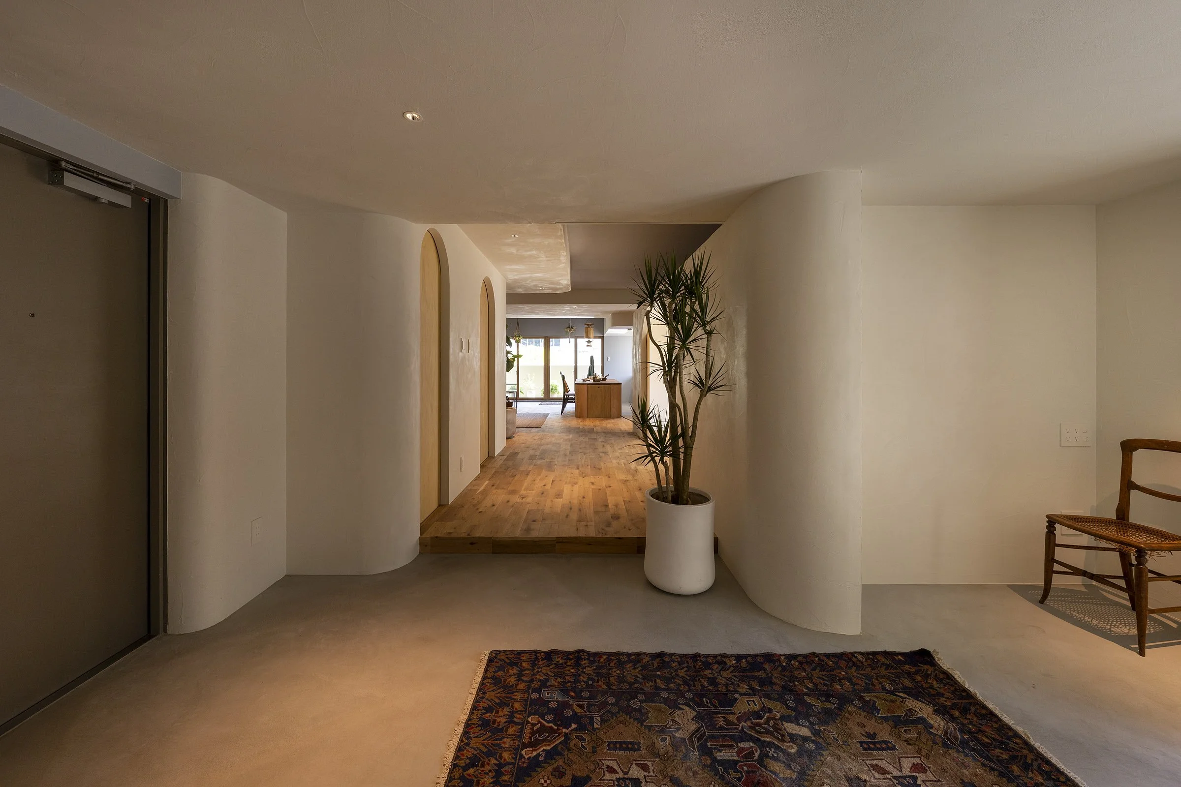 Apartment Renovation in Miyakojima  記憶を紡ぐエキゾチックなリノベーション