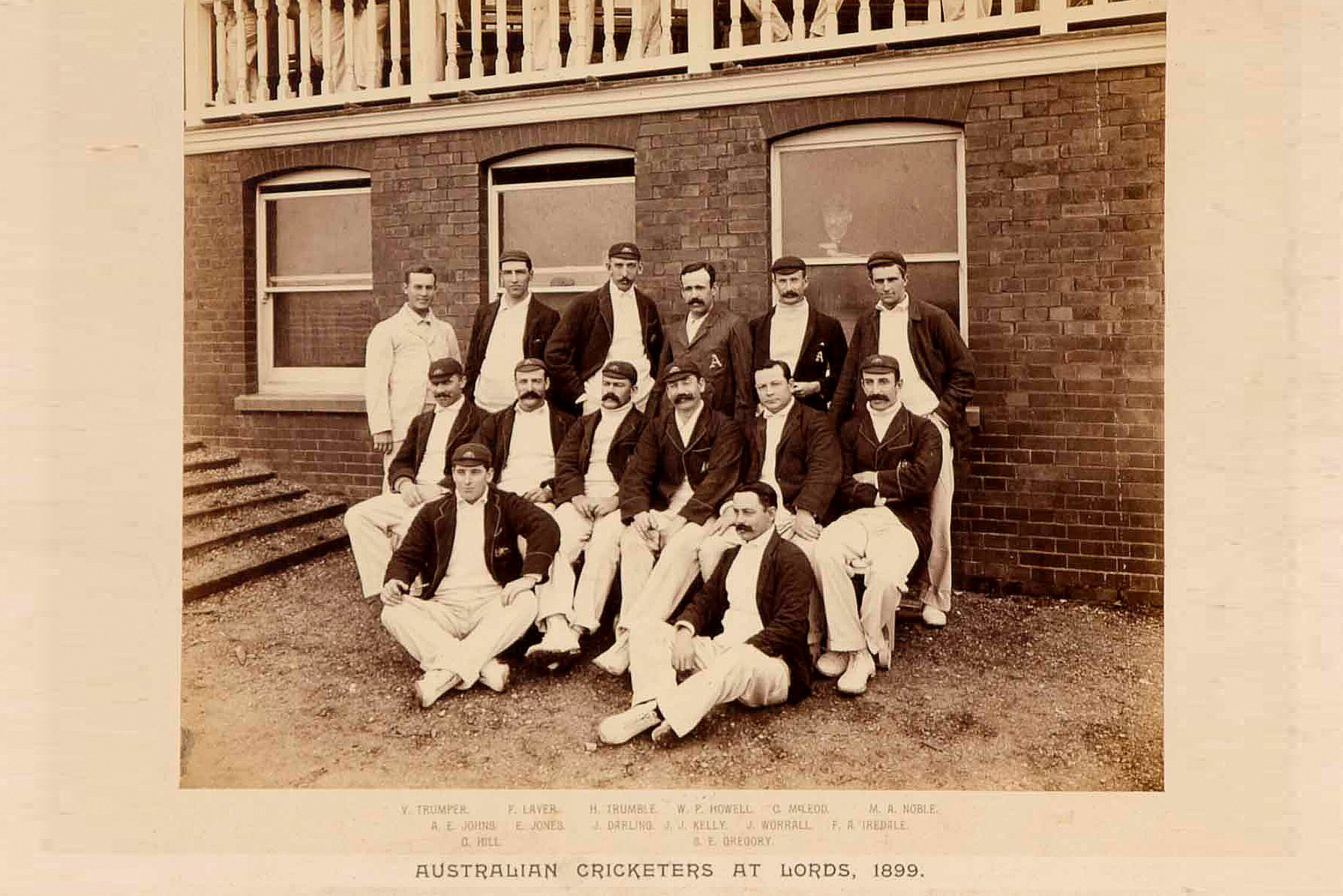  Green and gold were first used by the Australian cricket team that toured England in 1899.  