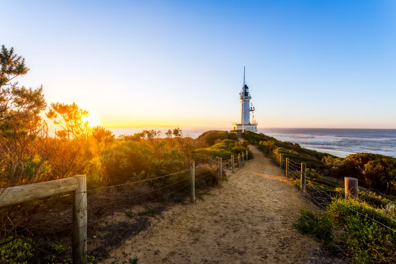 Point_lonsdale_lighthouse.jpg