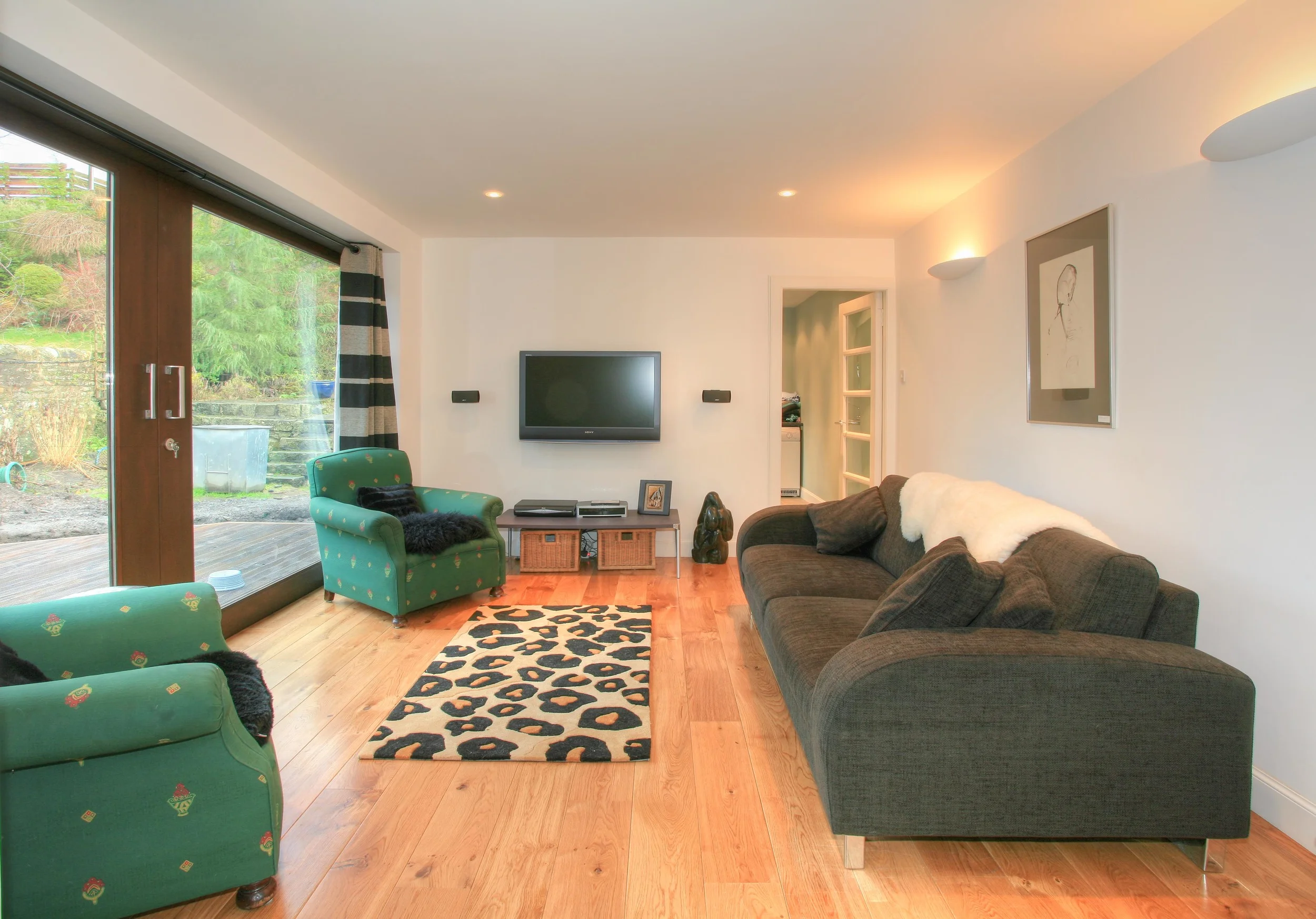 hdr of living room.jpg