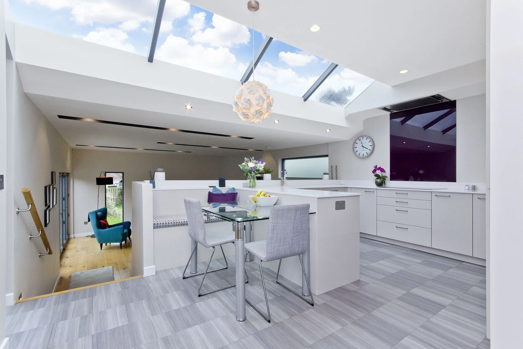 Image 07 - Kitchen.jpg