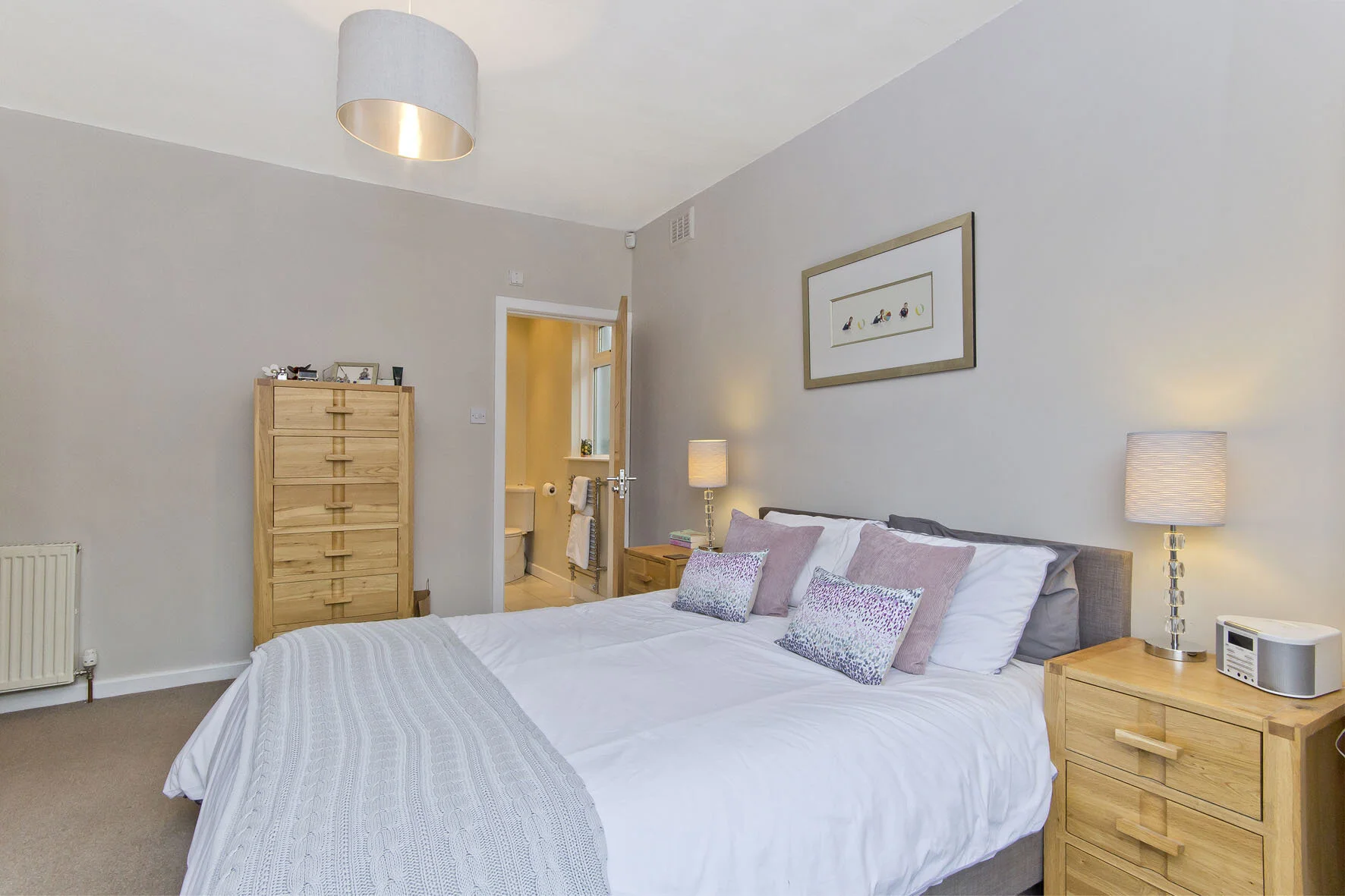 Image 20 - Bed 1.jpg
