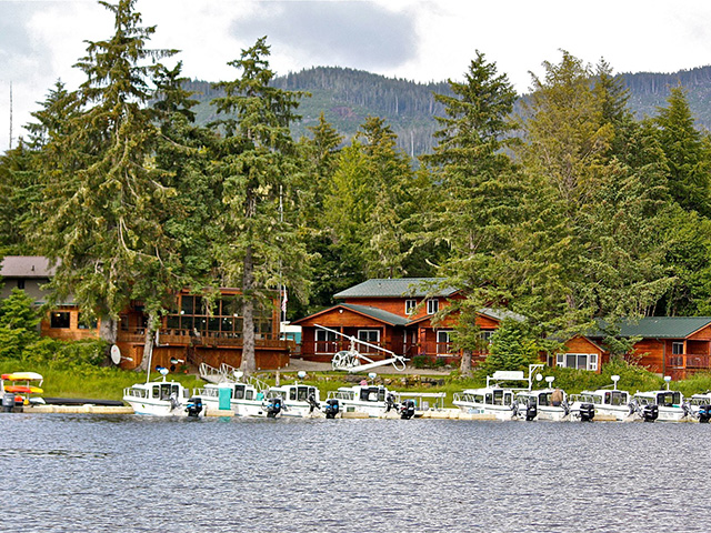 THE FIREWEED LODGE, KLAWOCK. FAMILY FRIENDLY, FULL SERVICE INCLUDING CAPTAINED BOATS FOR WHALE WATCHING ETC. IMAGE: FIREWEED LODGE.