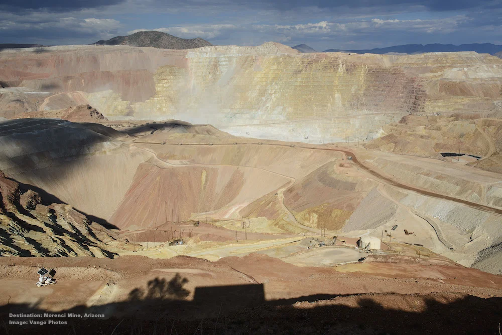 THE SCENE AFTER ENTERING THE MORENCI AREA, THIS COPPER MINE HAS BEEN ACTIVE SINCE 1872. IT BALSTS DAILY. IMAGE: ©Jorn Vangoidtsenhoven, VANGO PHOTOS.