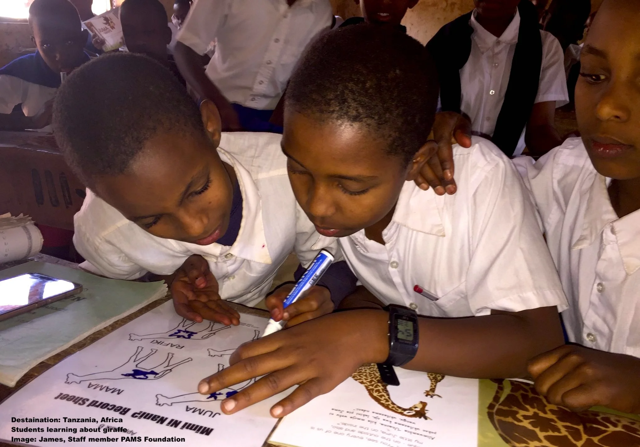 TEACHING CHILDREN AND ADULTS ABOUT WILDLIFE AND WILDLIFE CONSERVATION IS AN IMPORTANT PART OF SUSTAINABLE CONSERVATION. IMAGE: TAKEN BY PAMS STAFF MEMBER, JAMES. FROM THE PAMS FOUNDATION FACEBOOK PAGE.