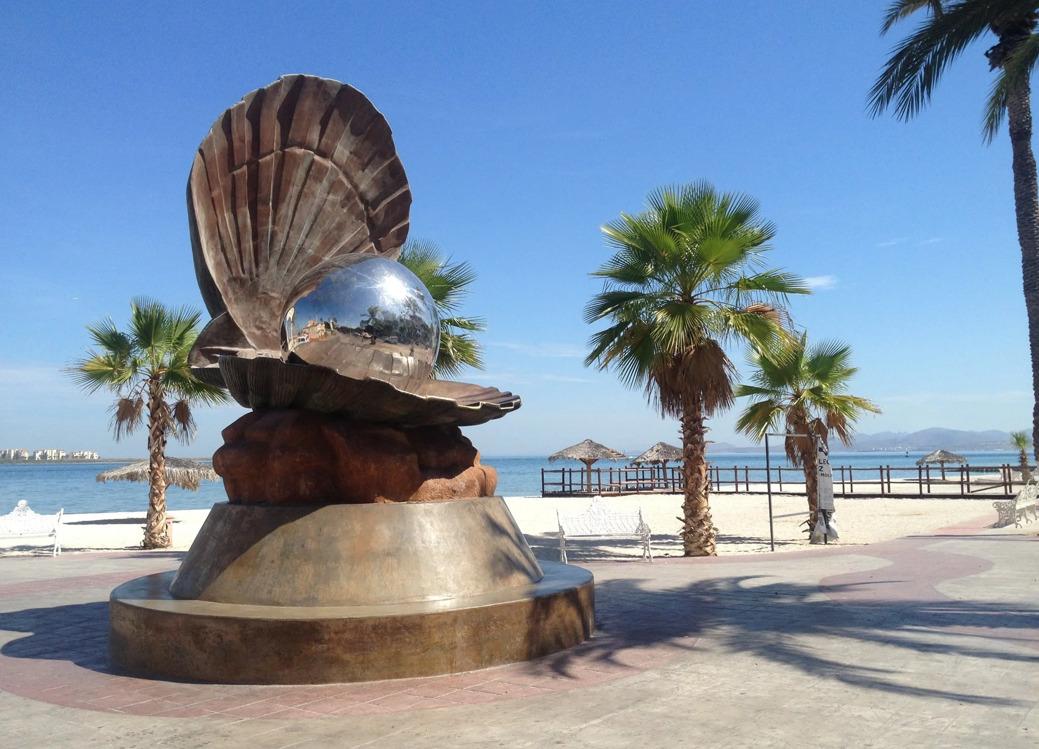 THE PEARL IS PART OF THE RICH HISTORY AND FOLKLORE OF LA PAZ. STROLL THE MALECÒN PROMENADE AND EXPLORE THE CITIE’S LOCAL ART SCENE. IMAGE THANKS TO HANNAH GORSKI AND BAJA NOTEBOOK