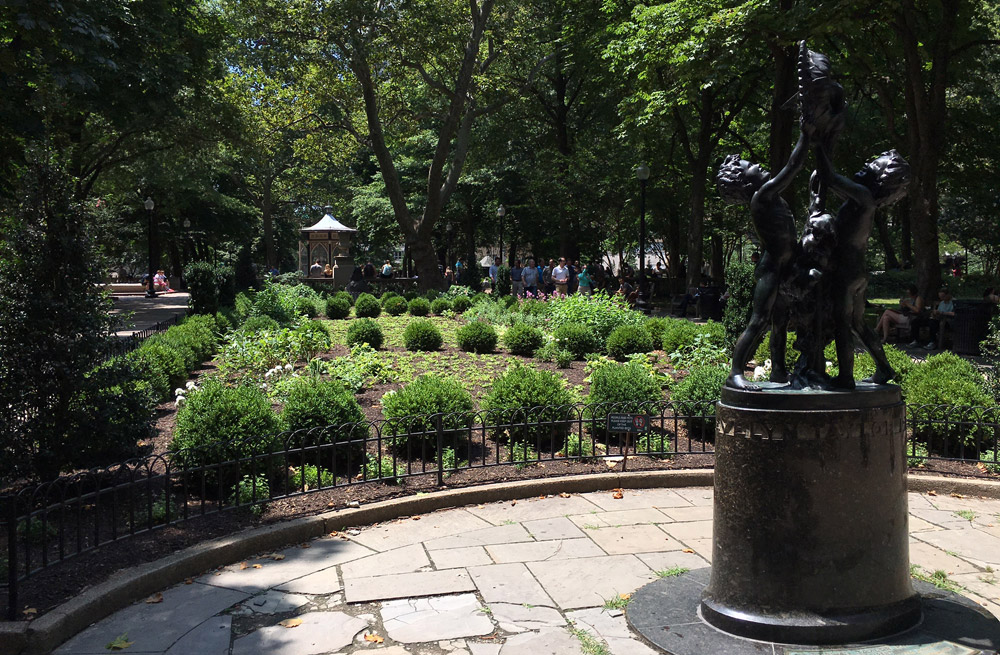 Rittenhouse-Garden.jpg