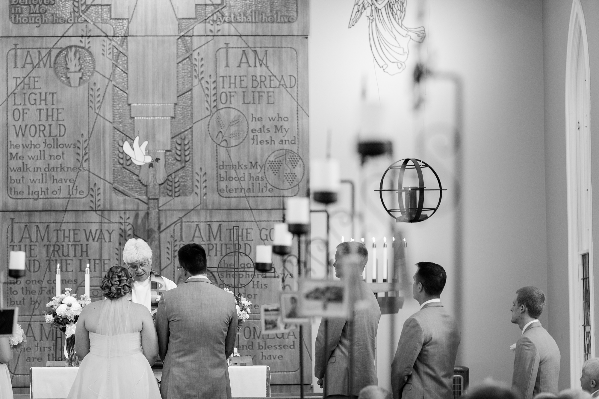 Lake Park Lutheran Church and Holiday Inn Detroit Lakes, Lakeside Wedding by Amber Langerud Photography | Vanessa & Eric