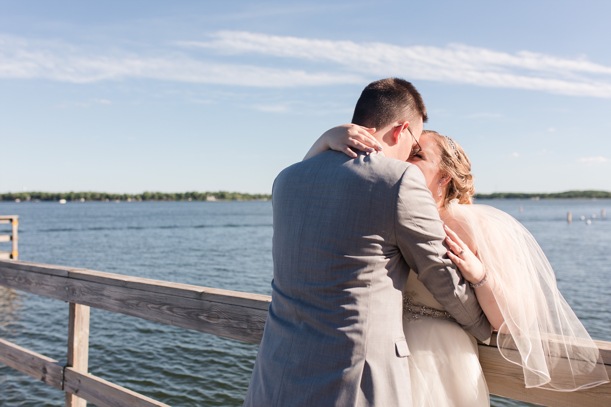 Lake Park Lutheran Church and Holiday Inn Detroit Lakes, Lakeside Wedding by Amber Langerud Photography | Vanessa & Eric