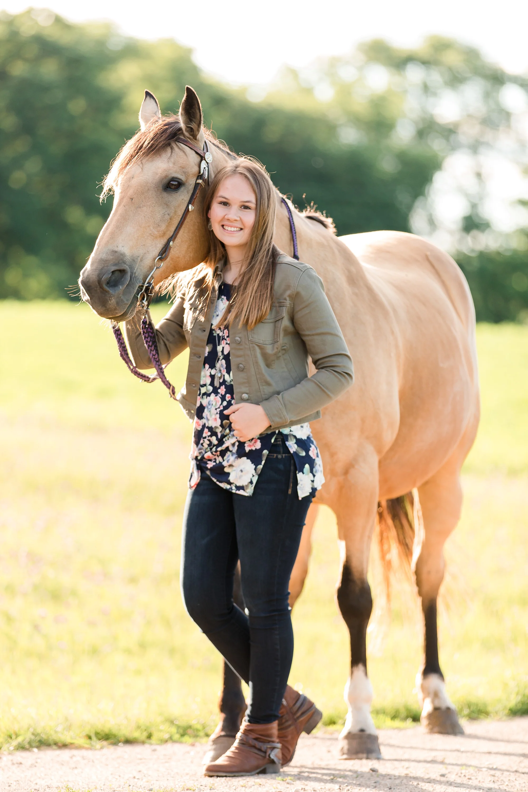 Country Styled Senior Session with Horses near Audubon, MN | Hannah