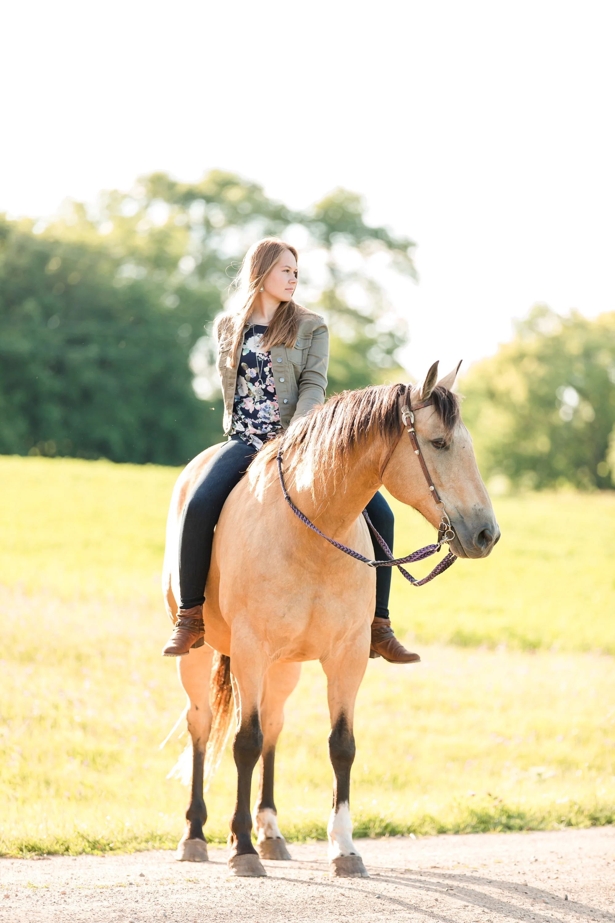 Country Styled Senior Session with Horses near Audubon, MN | Hannah
