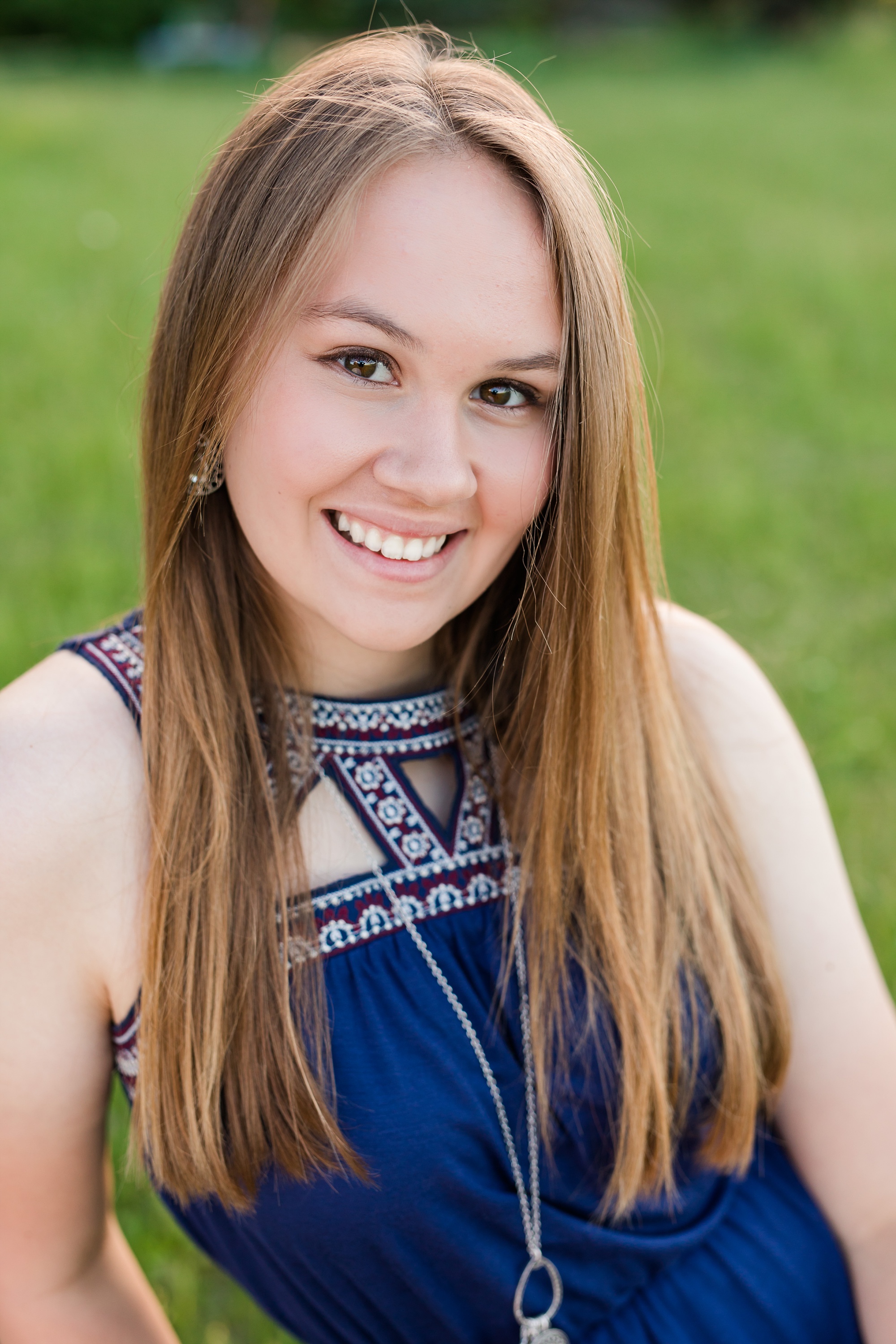 Country Styled Senior Session with Horses near Audubon, MN | Hannah