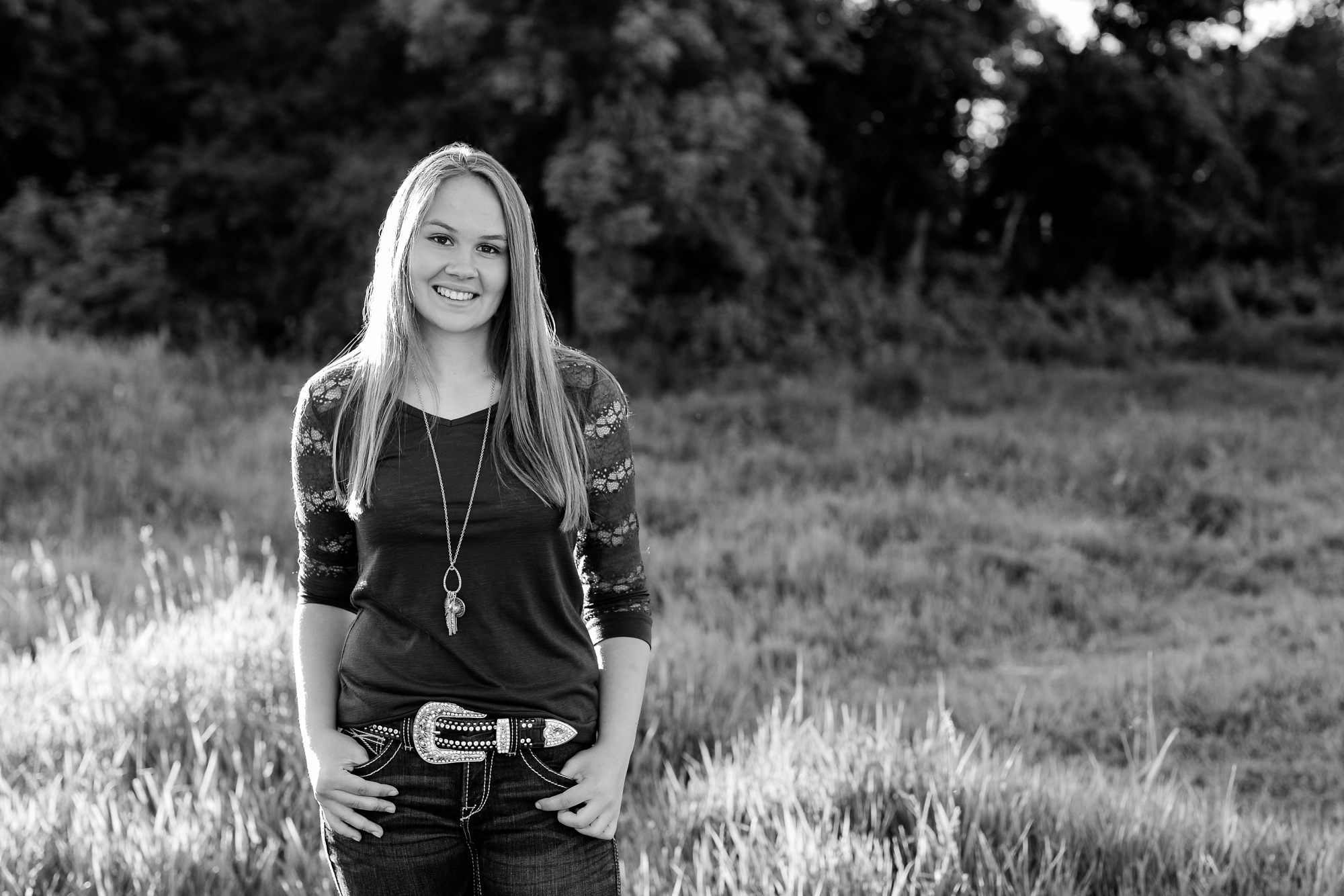 Country Styled Senior Session with Horses near Audubon, MN | Hannah