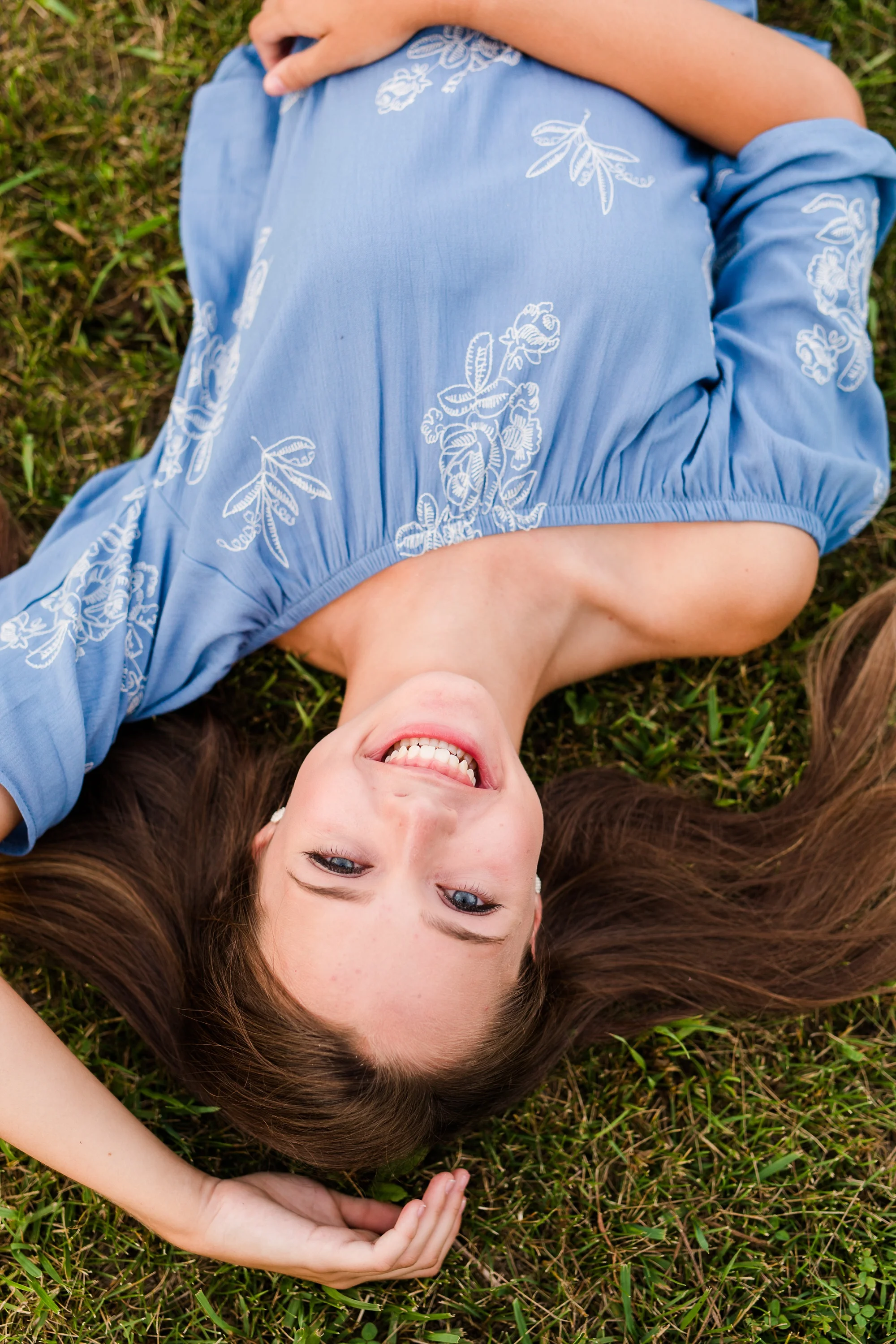 Dance and Country Styled High School Senior Session by Amber Langerud Photography near Audubon in a grassy field | Riley