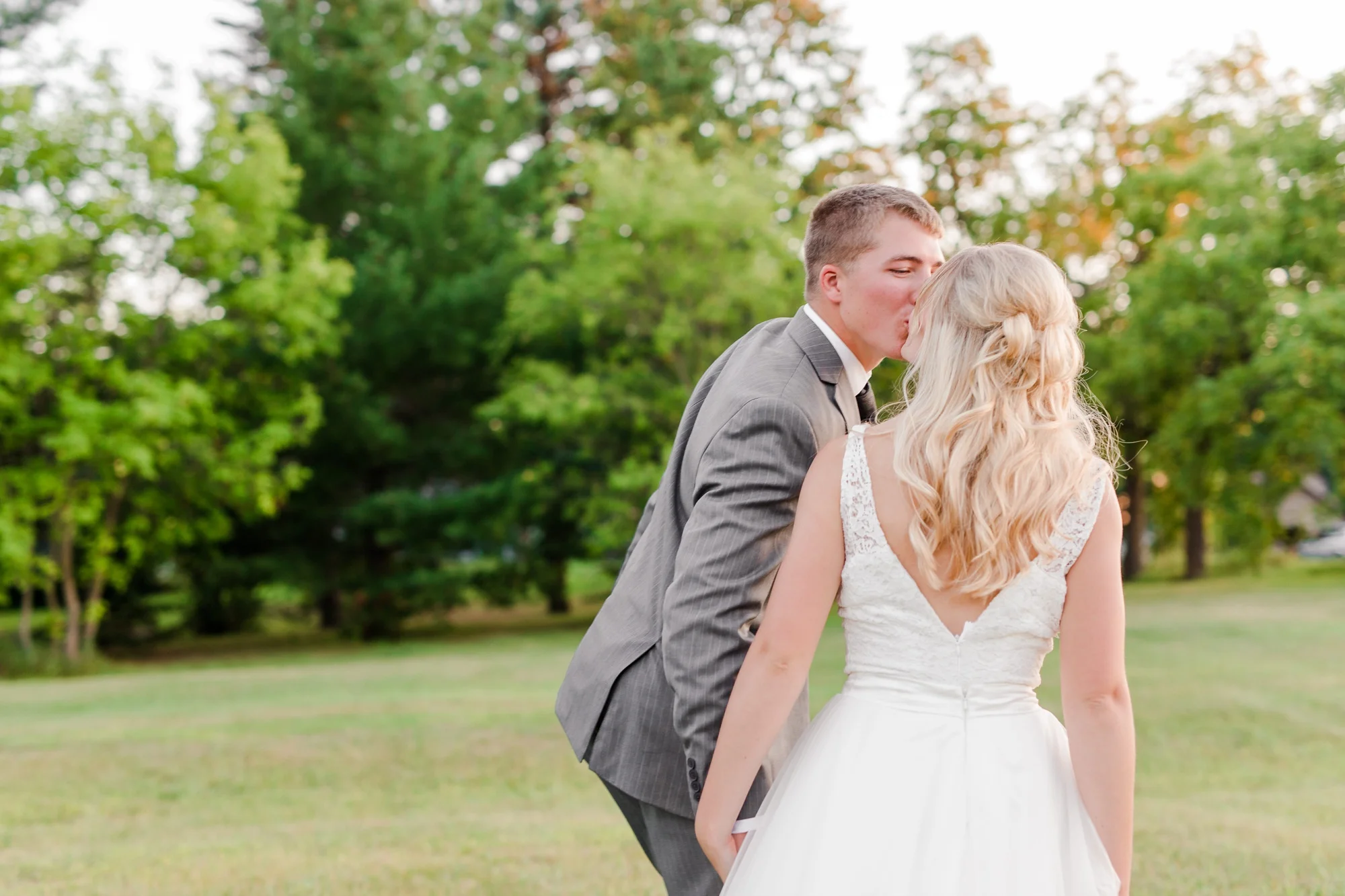 Backyard Frazee, MN Wedding with Frazee Event Center Reception by Amber Langerud | Ellie & Erik