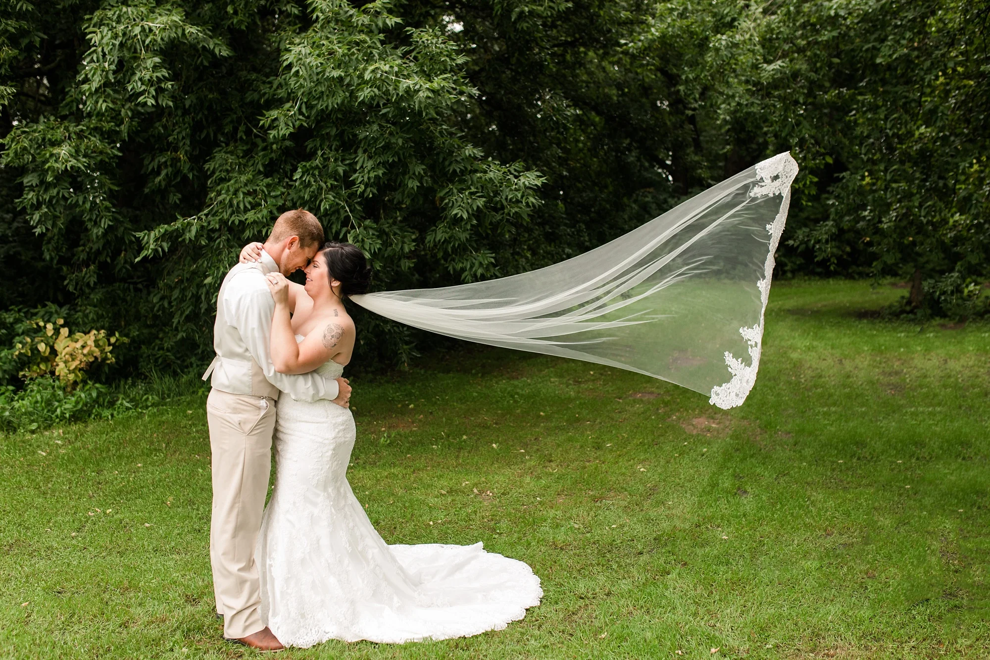 Minnesota Barn Wedding and Outdoor Ceremony at Milts Barn_0289.jpg