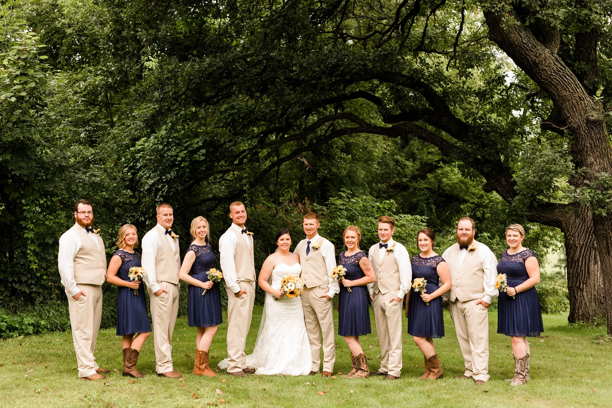 Minnesota Barn Wedding and Outdoor Ceremony at Milts Barn_0310.jpg