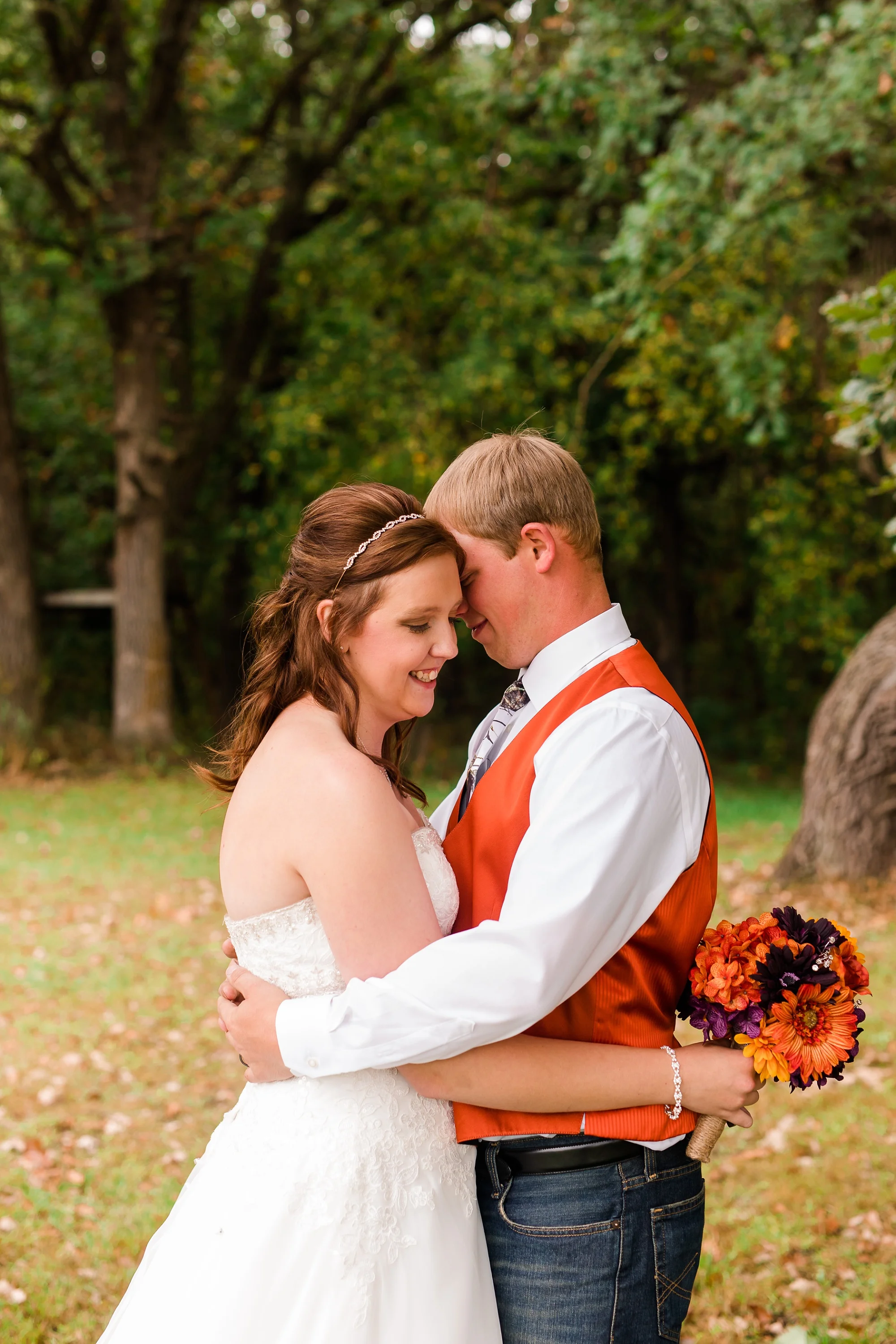 Amber Langerud_Lake Park MN Barn wedding at the Hitching Post_0411.jpg