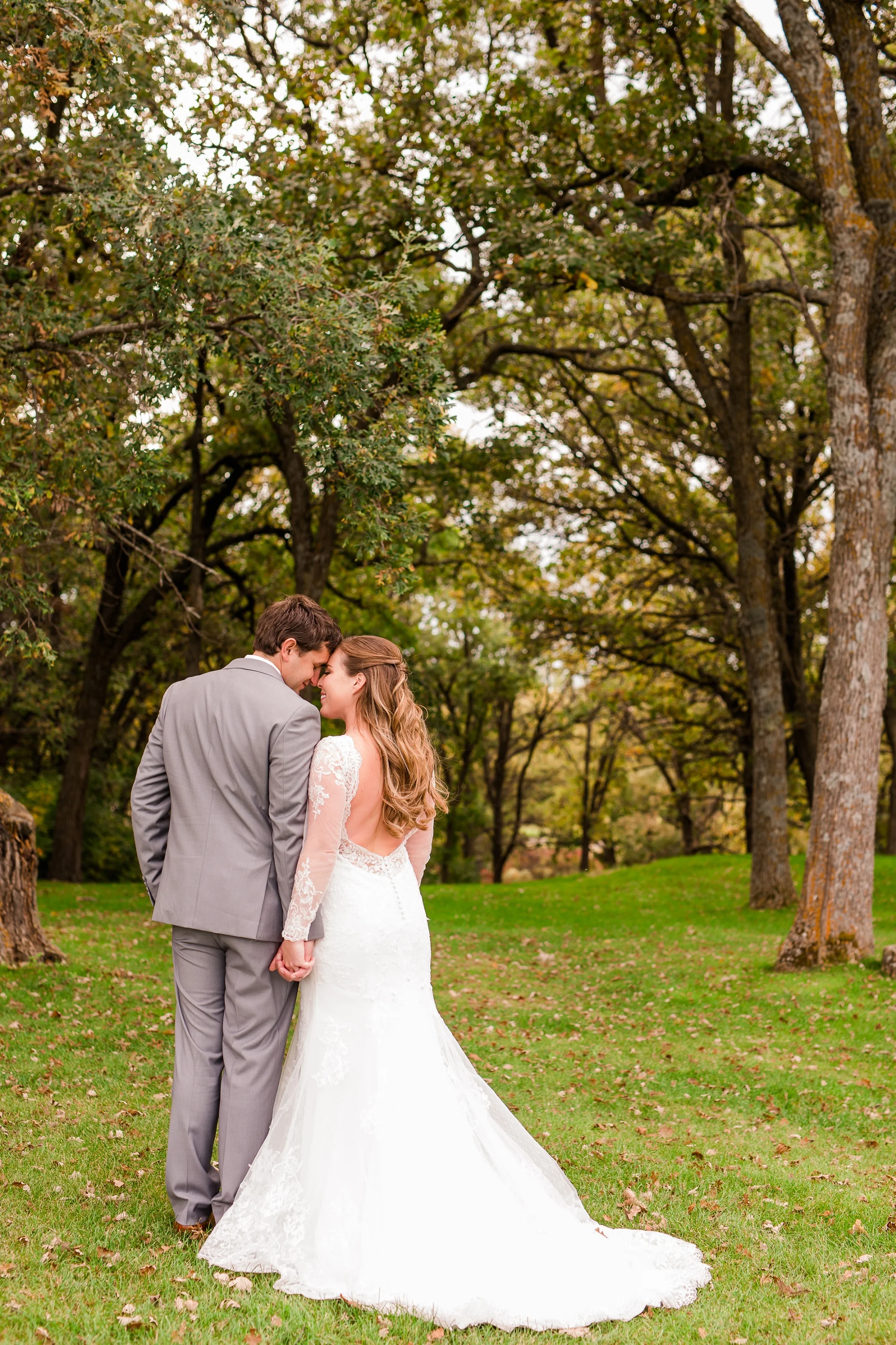 AmberLangerudPhotography_Fair Hills Resort Lakeside Wedding in Minnesota_3440.jpg