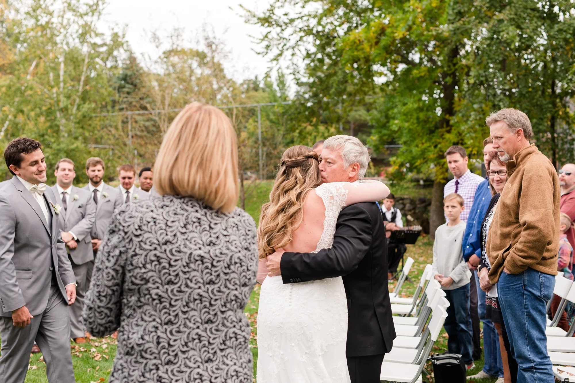 AmberLangerudPhotography_Fair Hills Resort Lakeside Wedding in Minnesota_3461.jpg