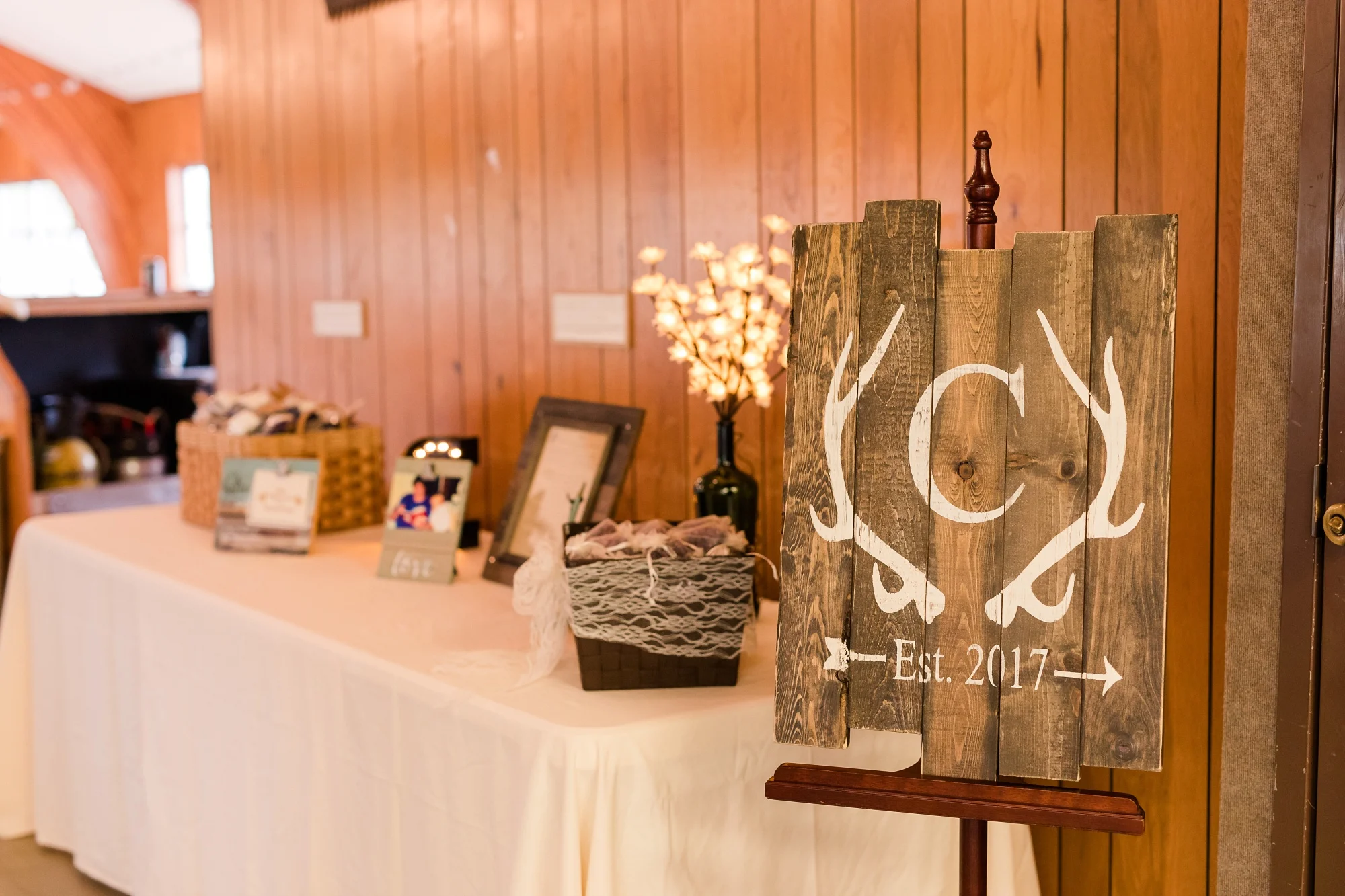 AmberLangerudPhotography_Fair Hills Resort Lakeside Wedding in Minnesota_3473.jpg
