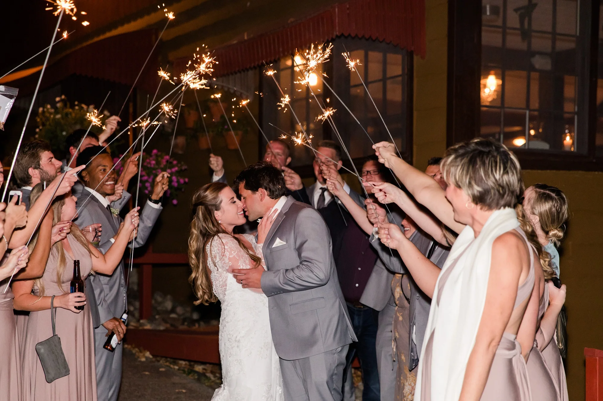 AmberLangerudPhotography_Fair Hills Resort Lakeside Wedding in Minnesota_3489.jpg