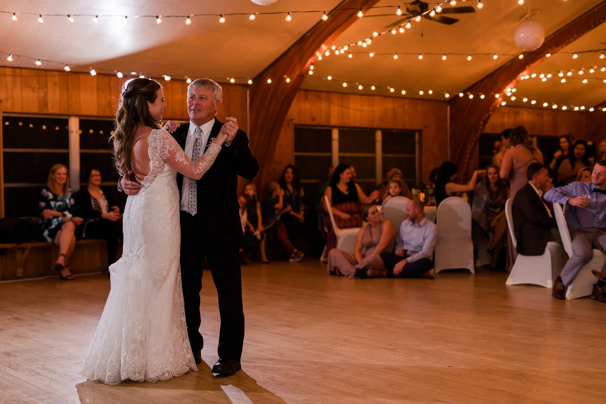 AmberLangerudPhotography_Fair Hills Resort Lakeside Wedding in Minnesota_3498.jpg