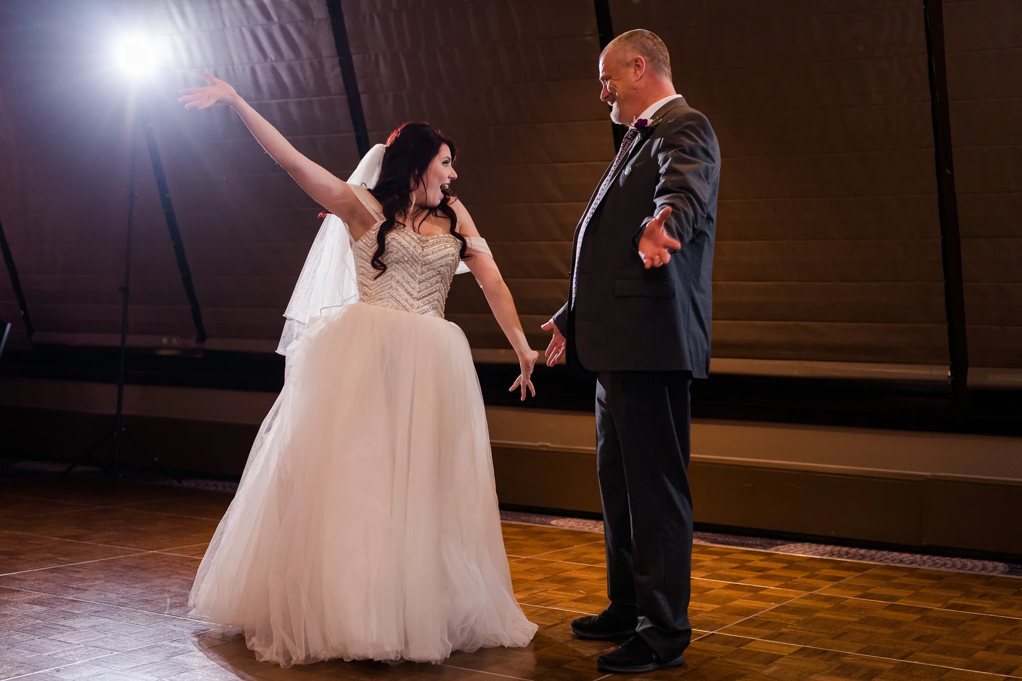 AmberLangerudPhotography_Downtown Fargo, ND Ramada Wedding_3709.jpg