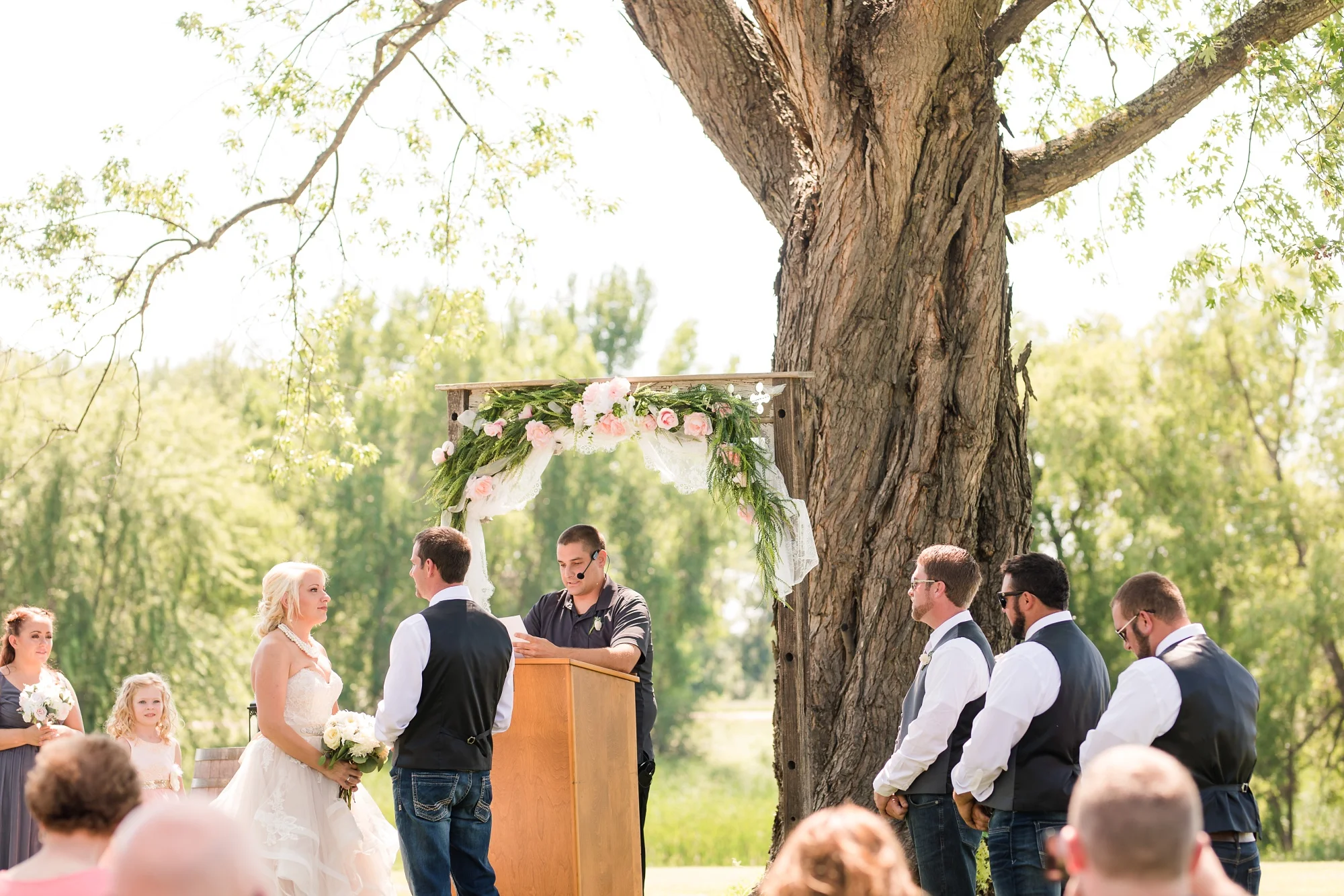 Amber Langerud Photography_Minnesota Barn Wedding_5177.jpg